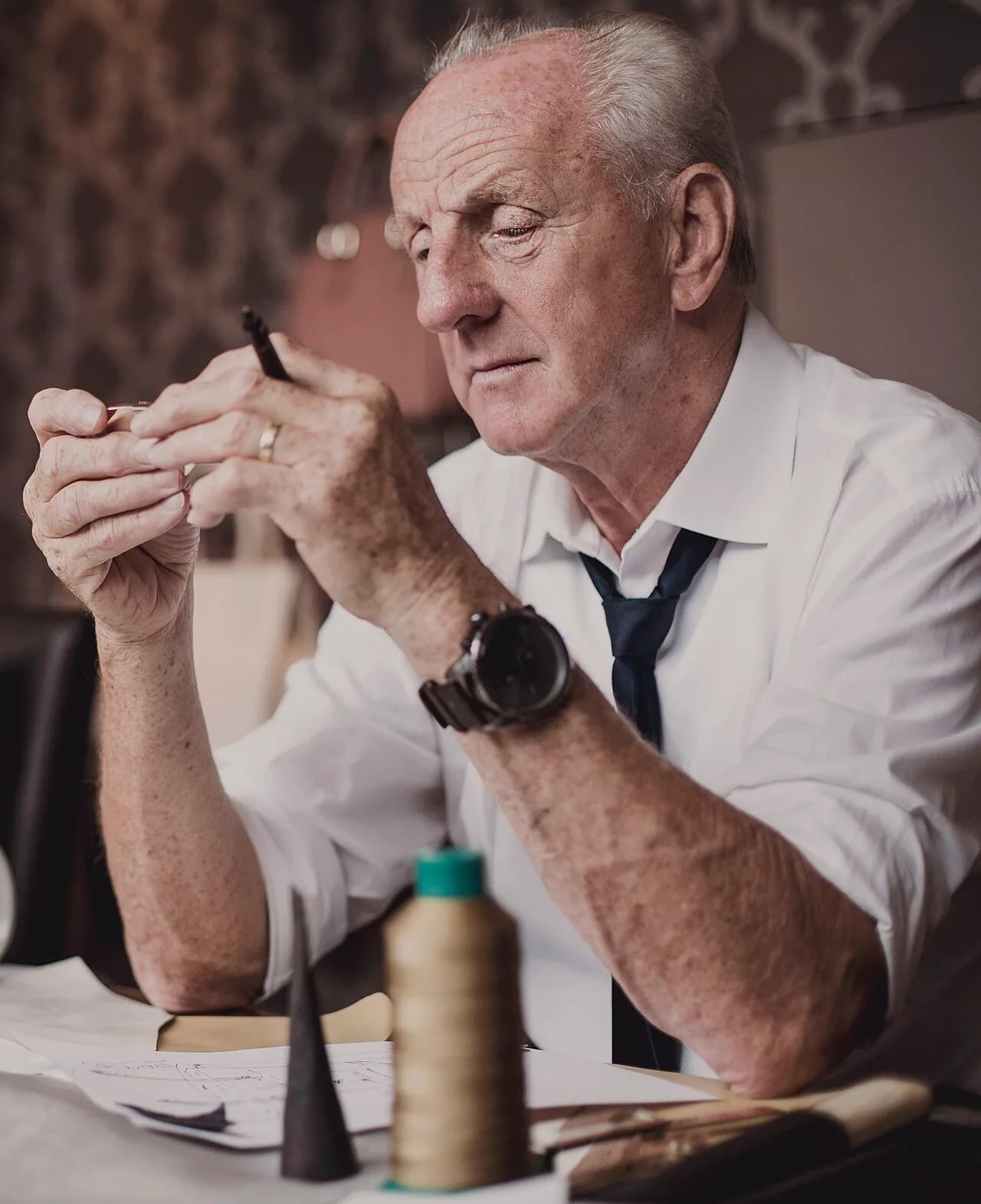 Portrait of Paul Costelloe (1945–2025) – memorial page