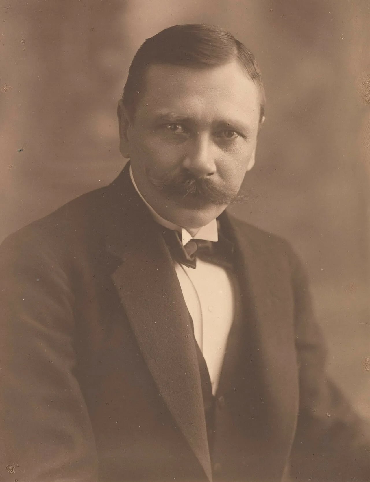 Portrait of Artur Śliwiński (1877–1953) – memorial page