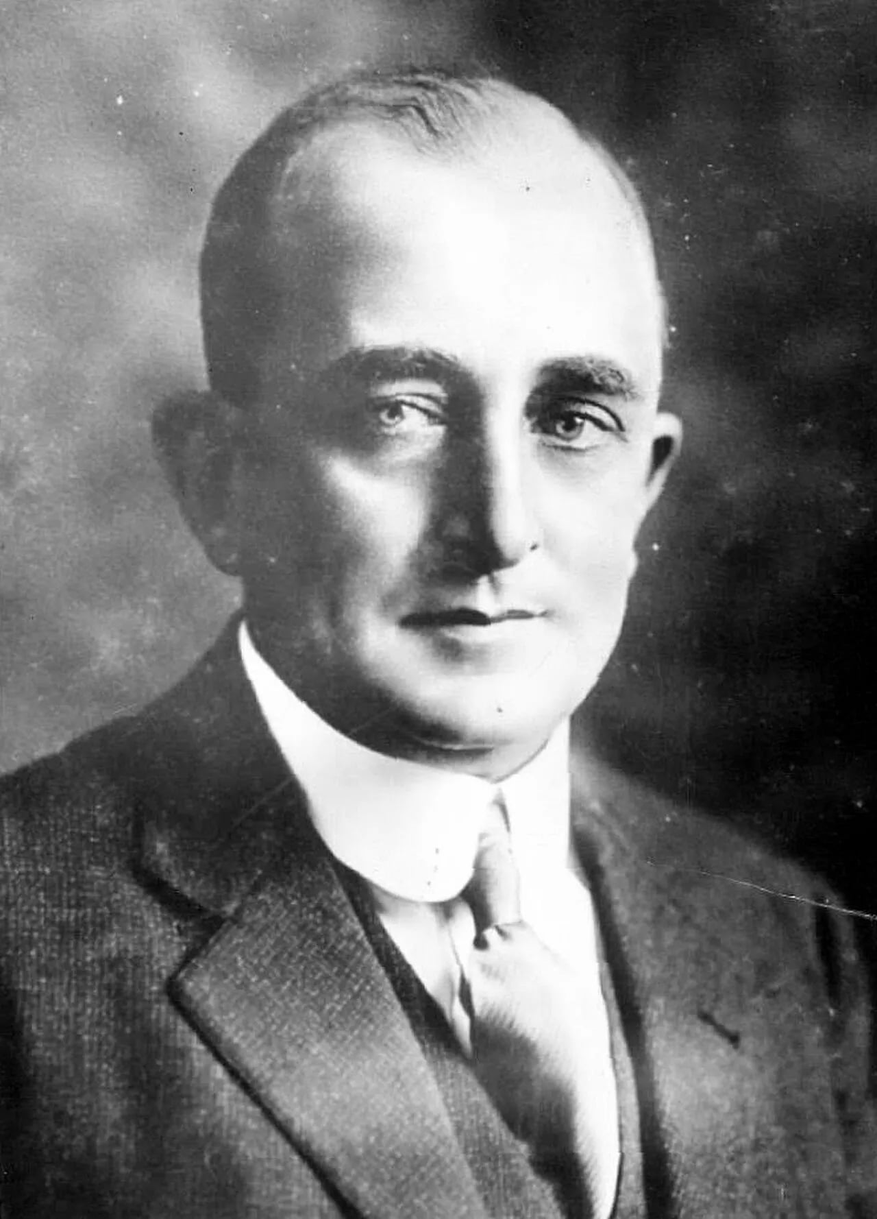 Portrait of Arturo Araujo (1878–1967) – memorial page
