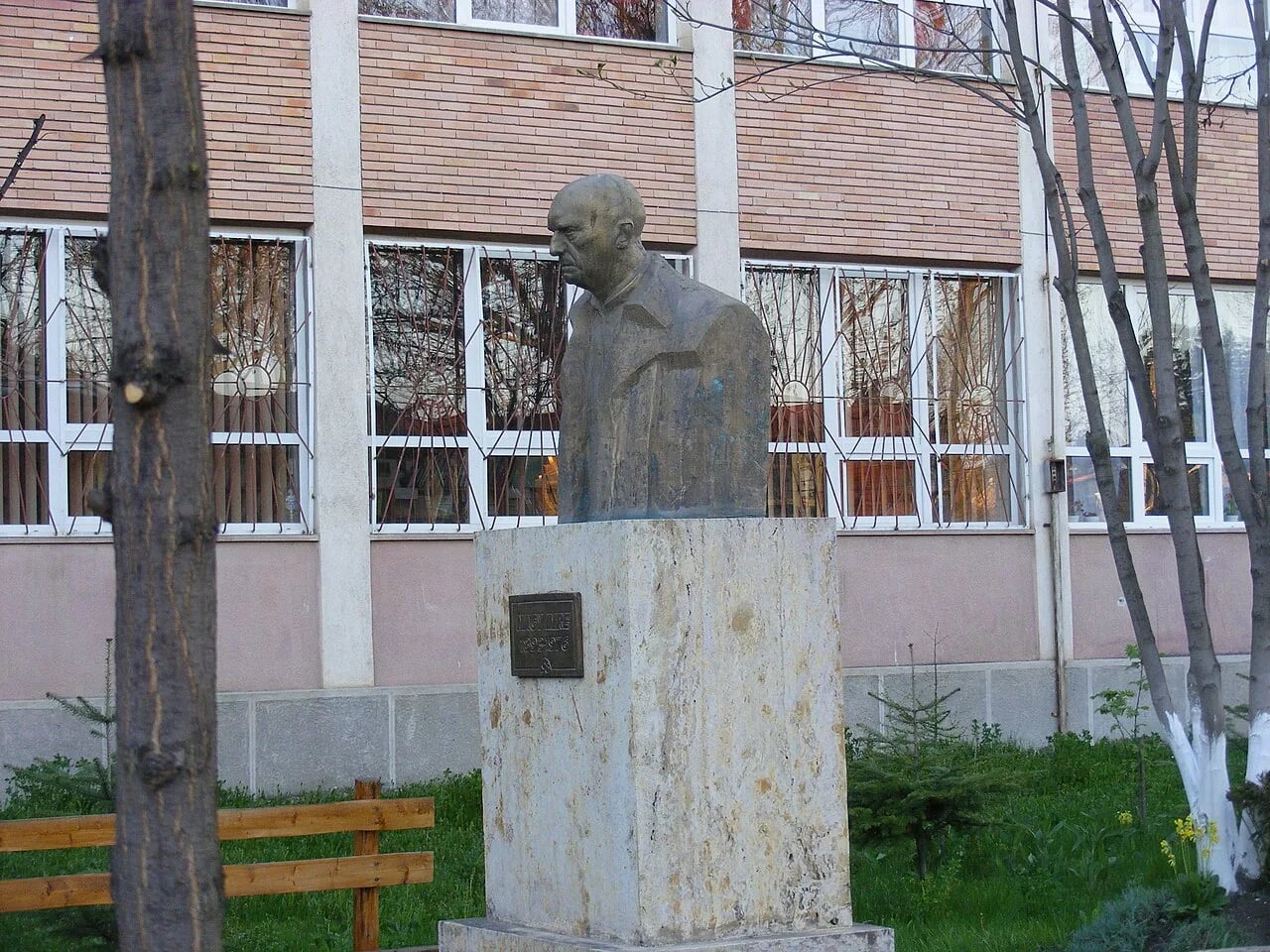 Porträt von Imre Nagy (1893–1976) – Gedenkseite