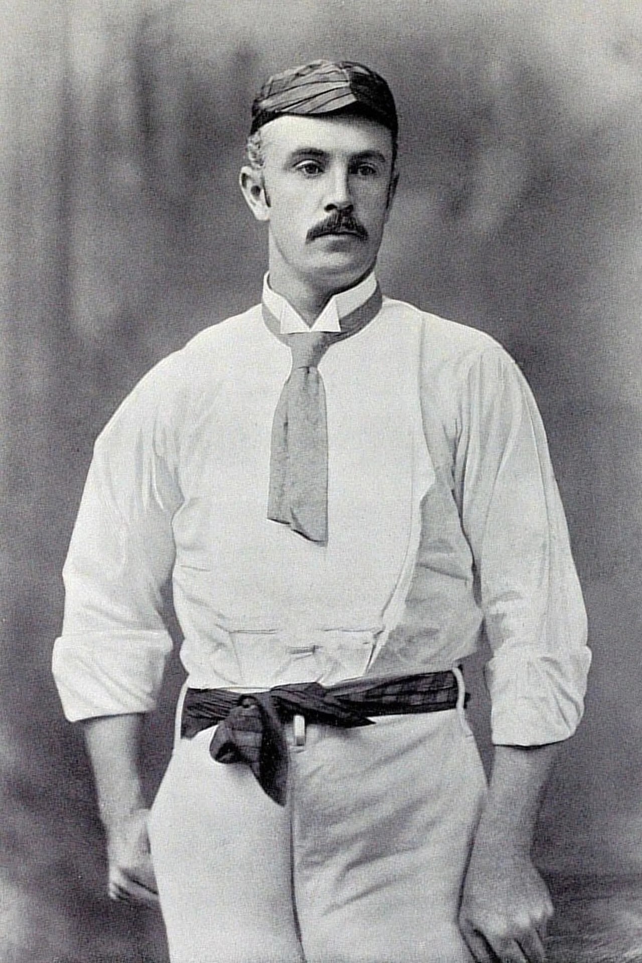 Porträt von Percy McDonnell (1860–1896) – Gedenkseite