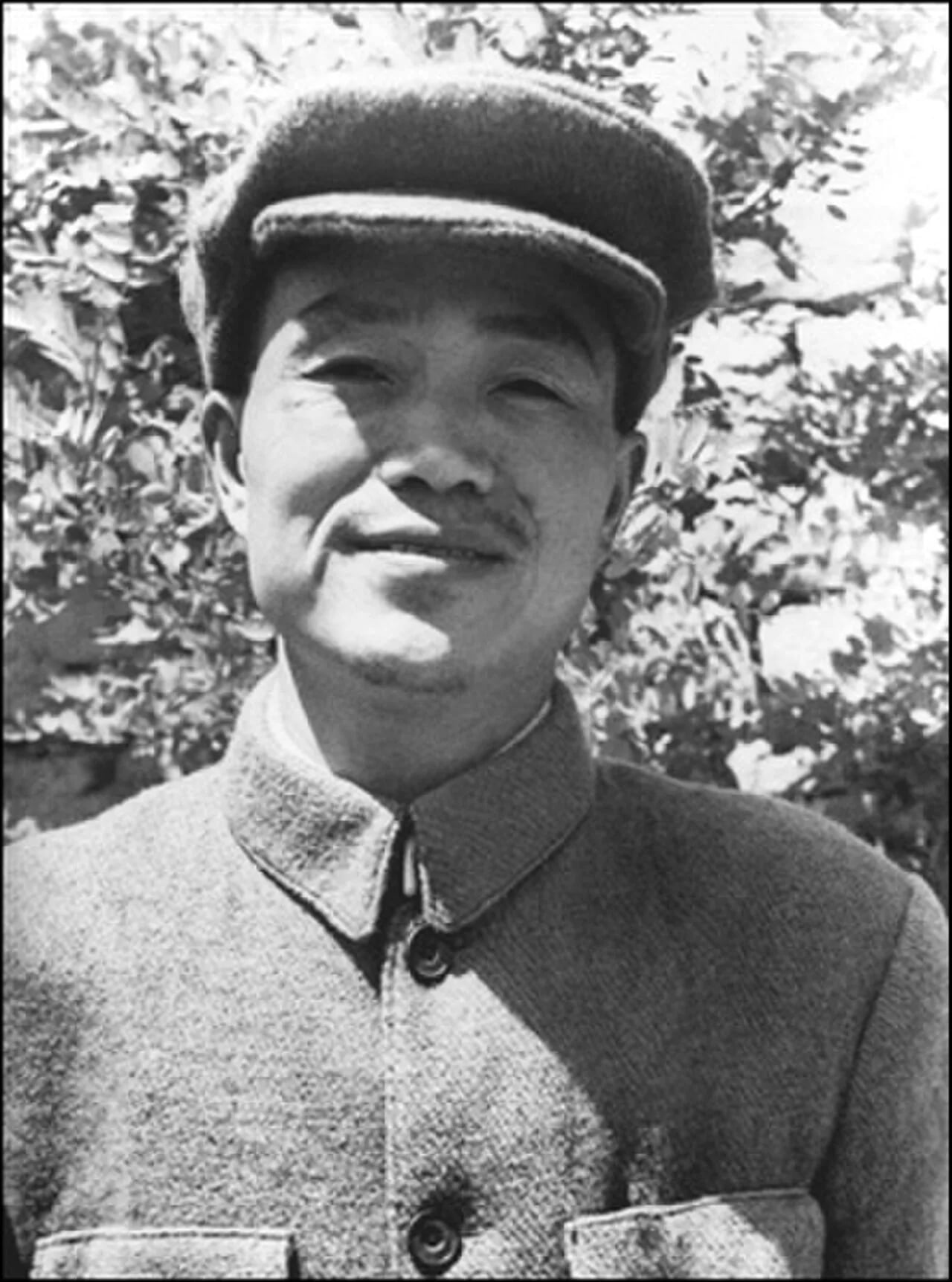 Porträt von Hu Qiaomu (1912–1992) – Gedenkseite