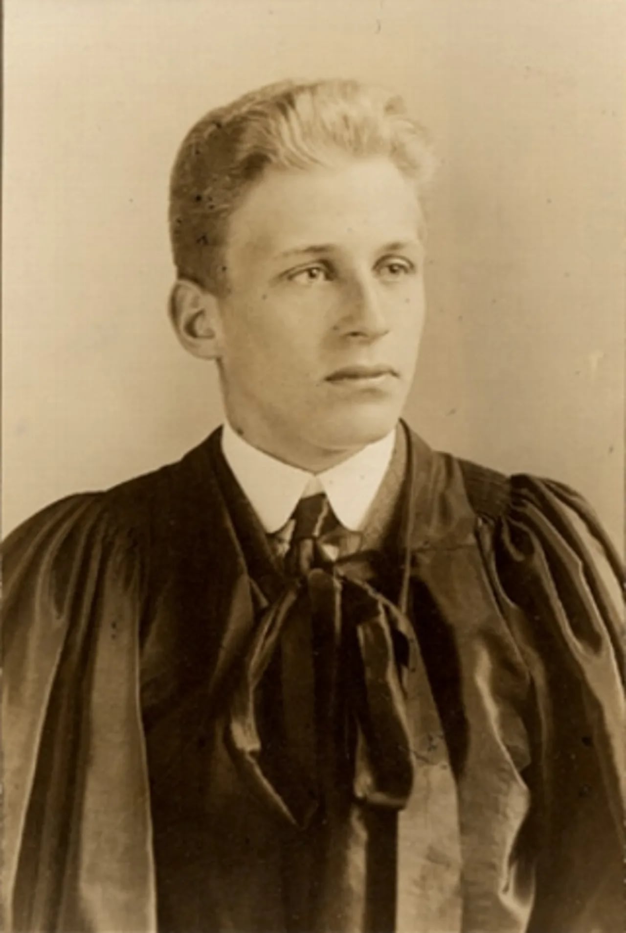 Porträt von Perreault Casgrain (1898–1981) – Gedenkseite