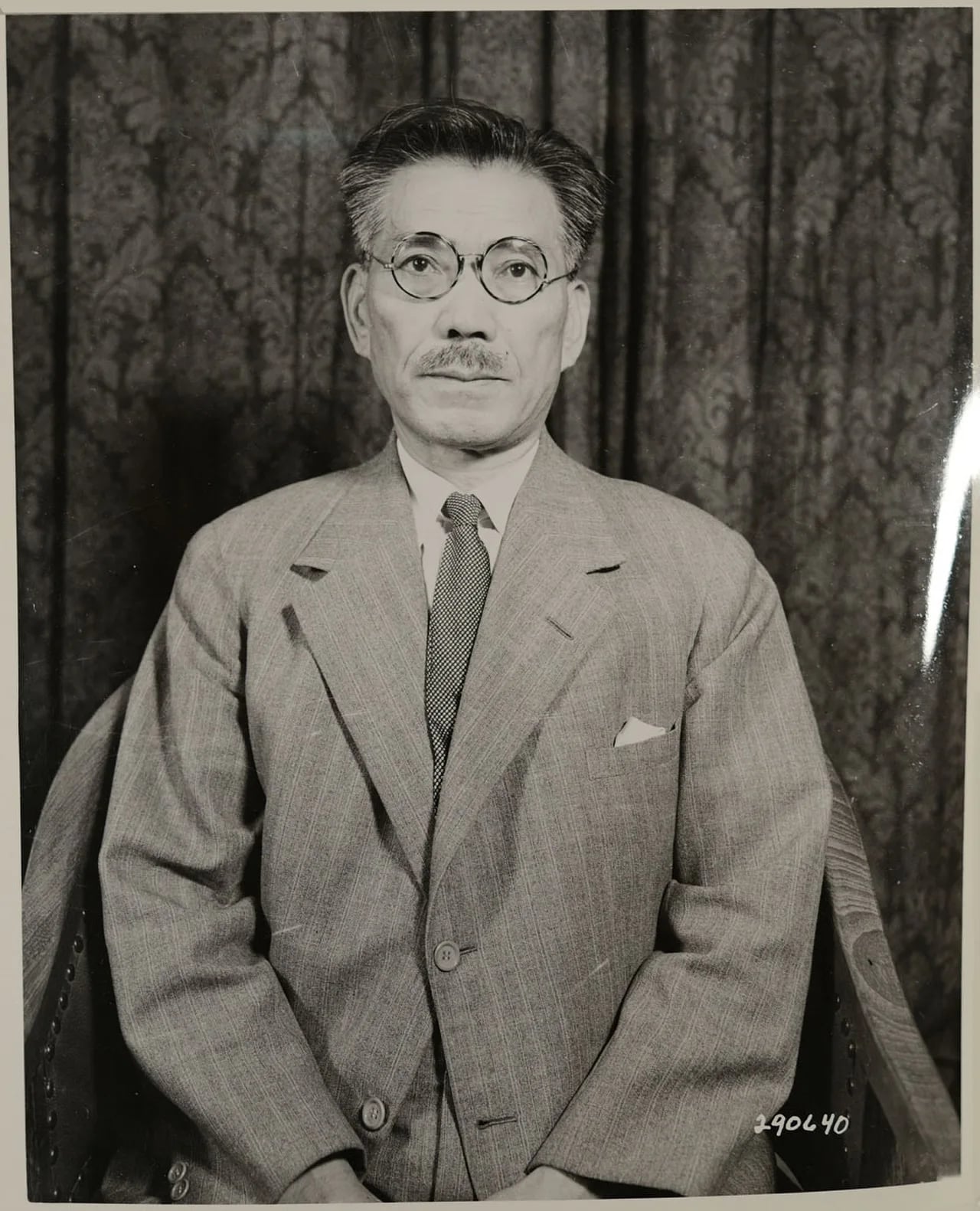 Porträt von Toshio Shiratori (1887–1949) – Gedenkseite