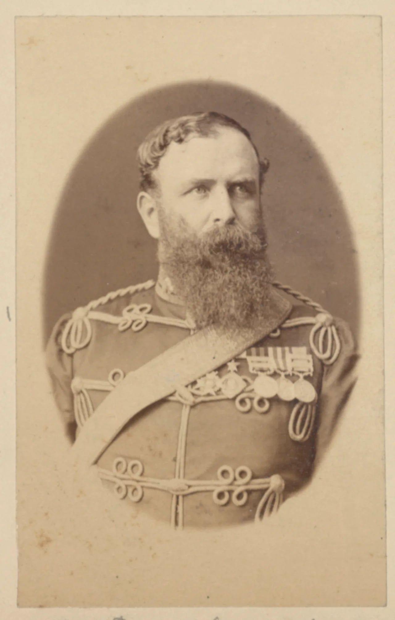 Porträt von Peter Lumsden (1829–1918) – Gedenkseite