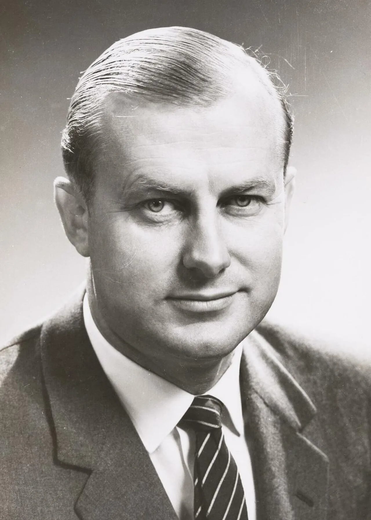 Porträt von Peter Nixon (1928–2025) – Gedenkseite