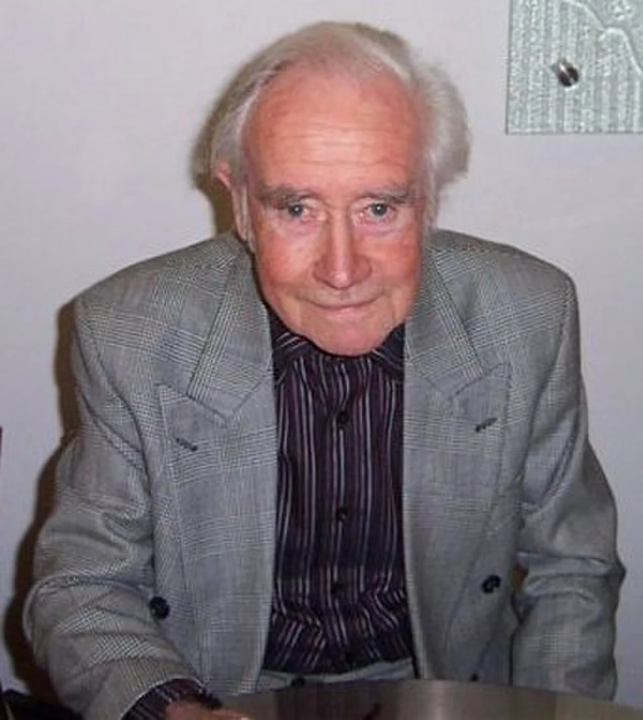 Portrait of Peter Tuddenham (1918–2007) – memorial page