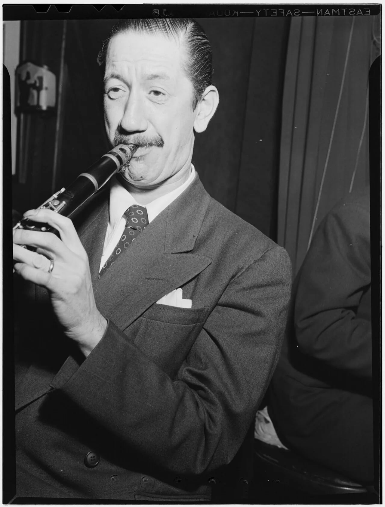 Portrait of Pee Wee Russell (1906–1969) – memorial page