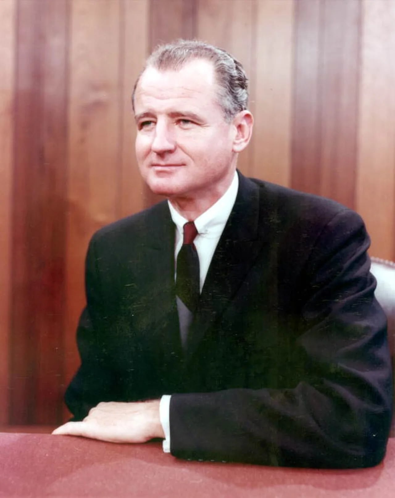 Porträt von George Smathers (1913–2007) – Gedenkseite