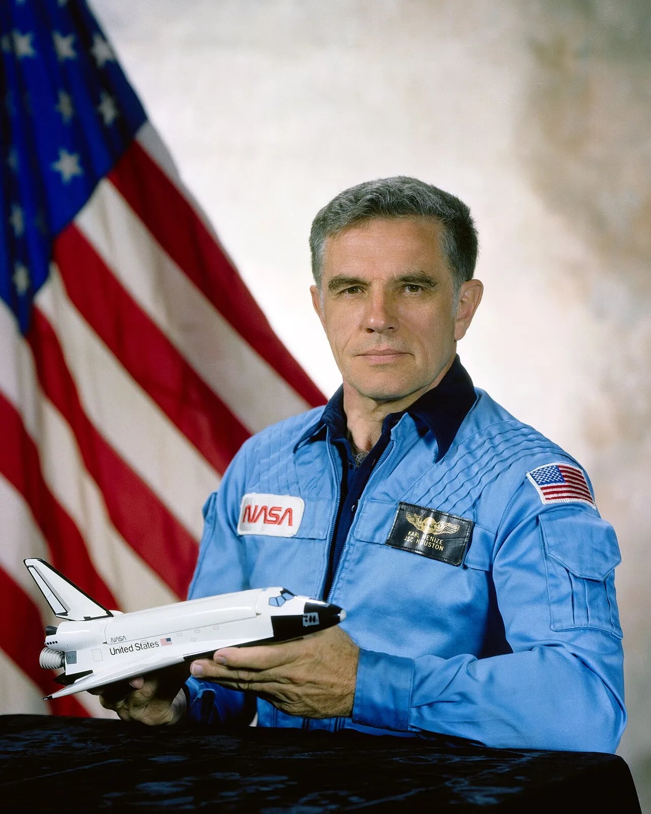 Portrait of Karl Gordon Henize (1926–1993) – memorial page
