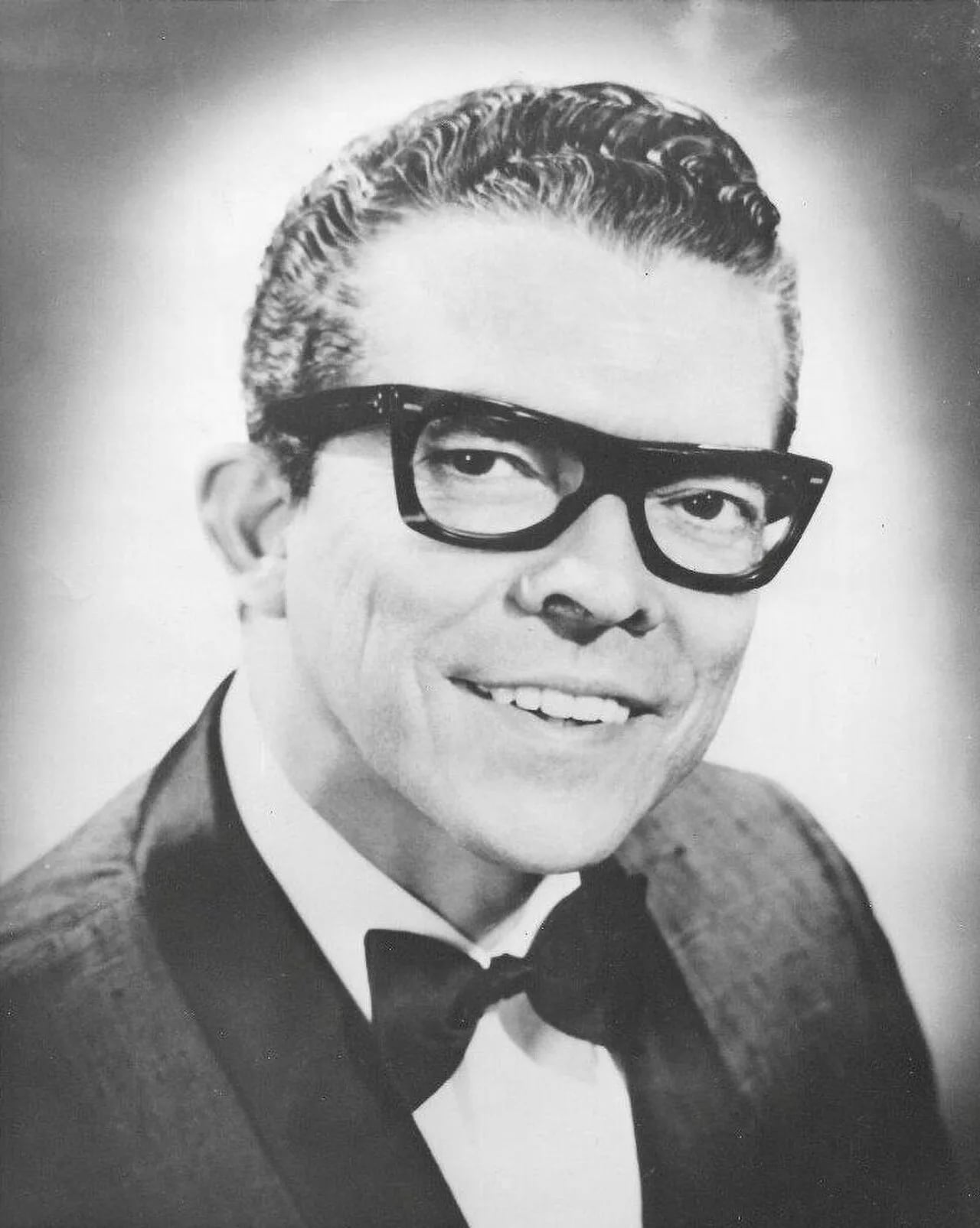 Porträt von Juan García Esquivel (1918–2002) – Gedenkseite