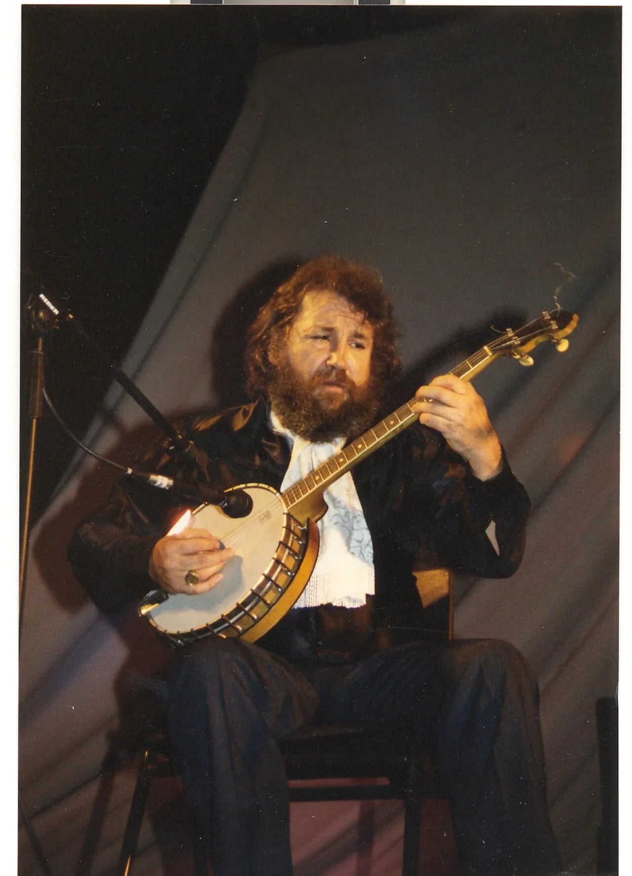 Portrait of Barney McKenna (1939–2012) – memorial page