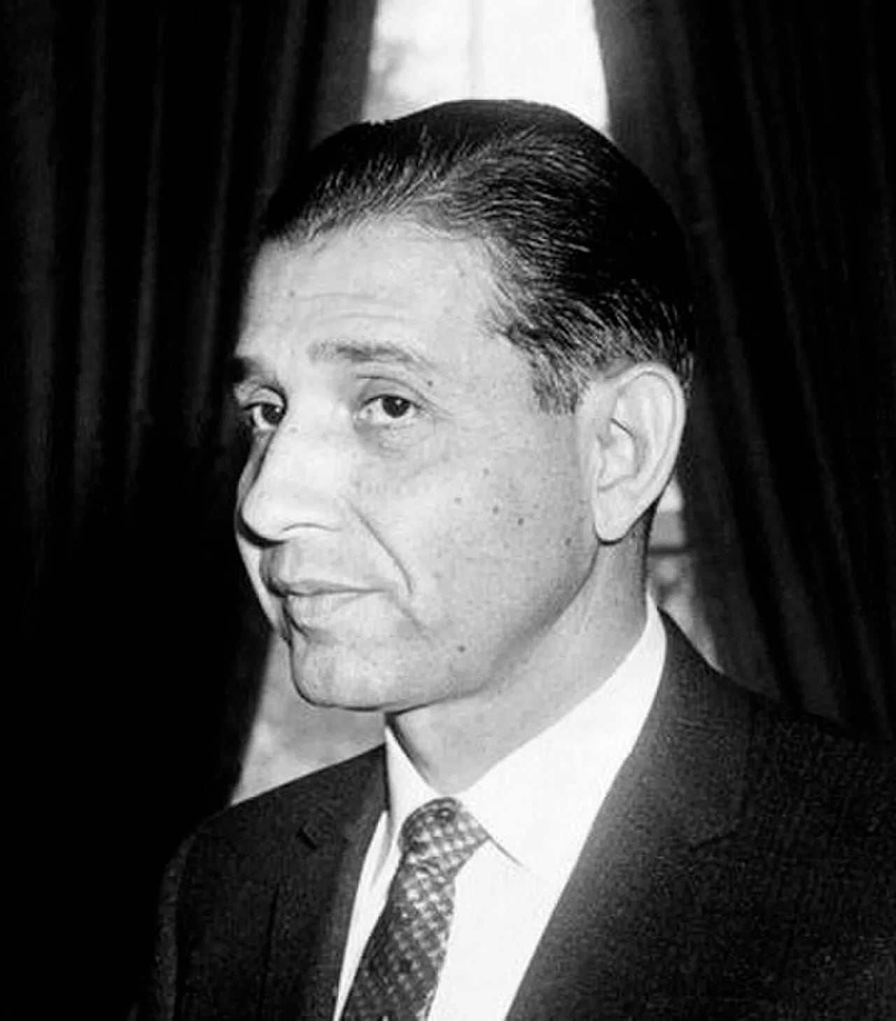 Portrait of Raymond Telles (1915–2013) – memorial page
