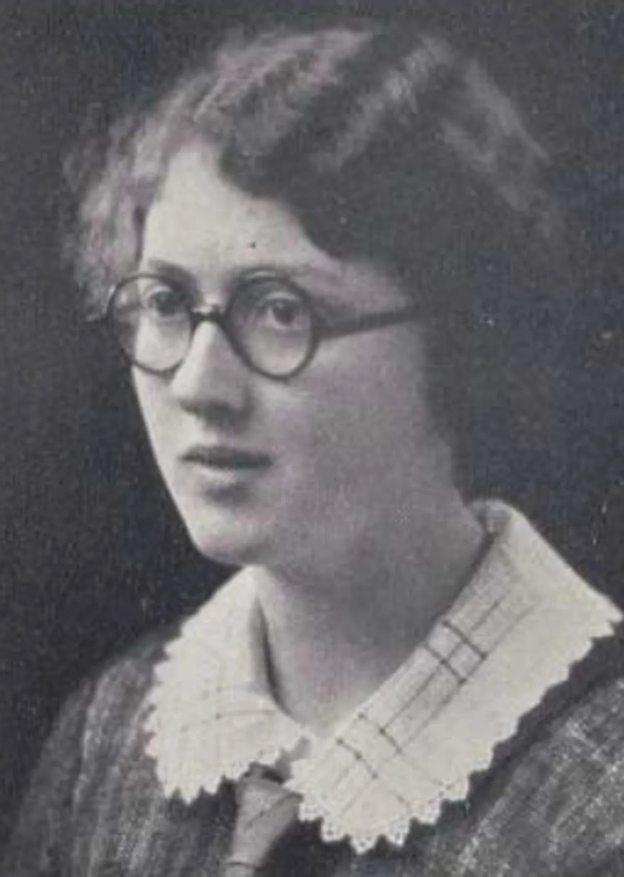 Portrait of Lucy Weston Pickett (1904–1997) – memorial page
