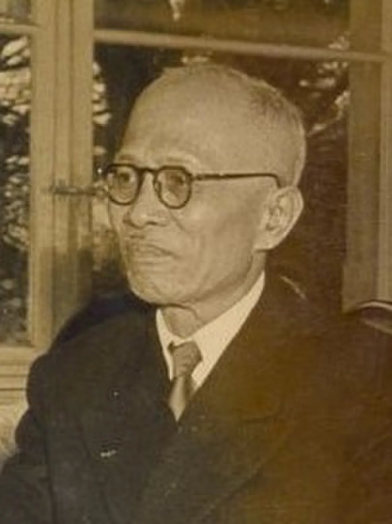Portrait of Tôn Đức Thắng (1888–1980) – memorial page