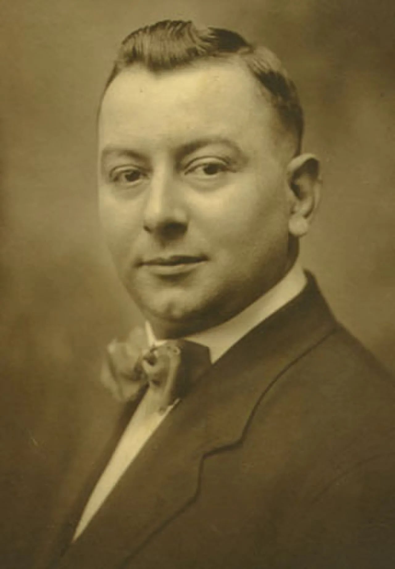 Portrait of Alcide Nunez (1884–1934) – memorial page