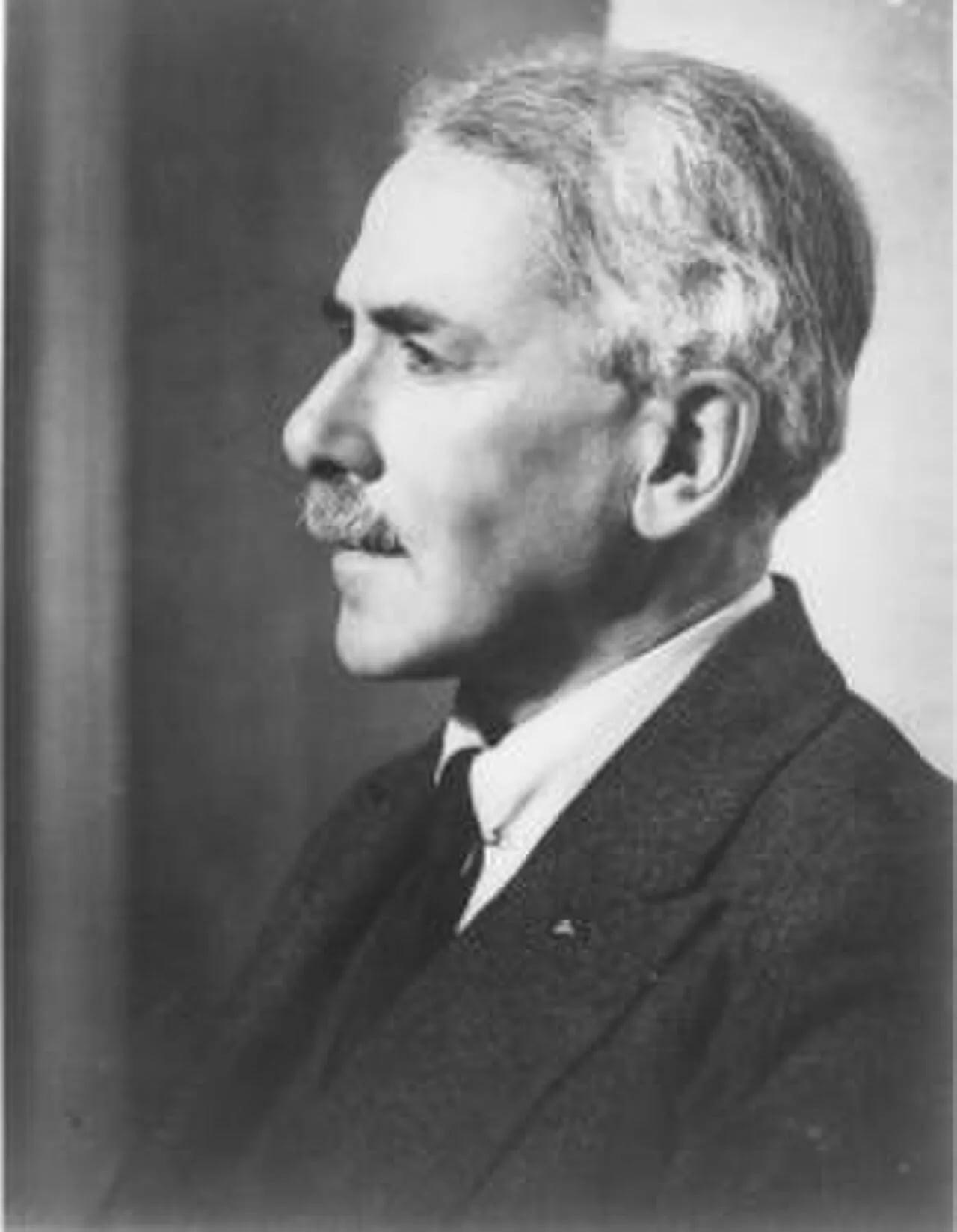 Portrait of Francis Macdonald Cornford (1874–1943) – memorial page