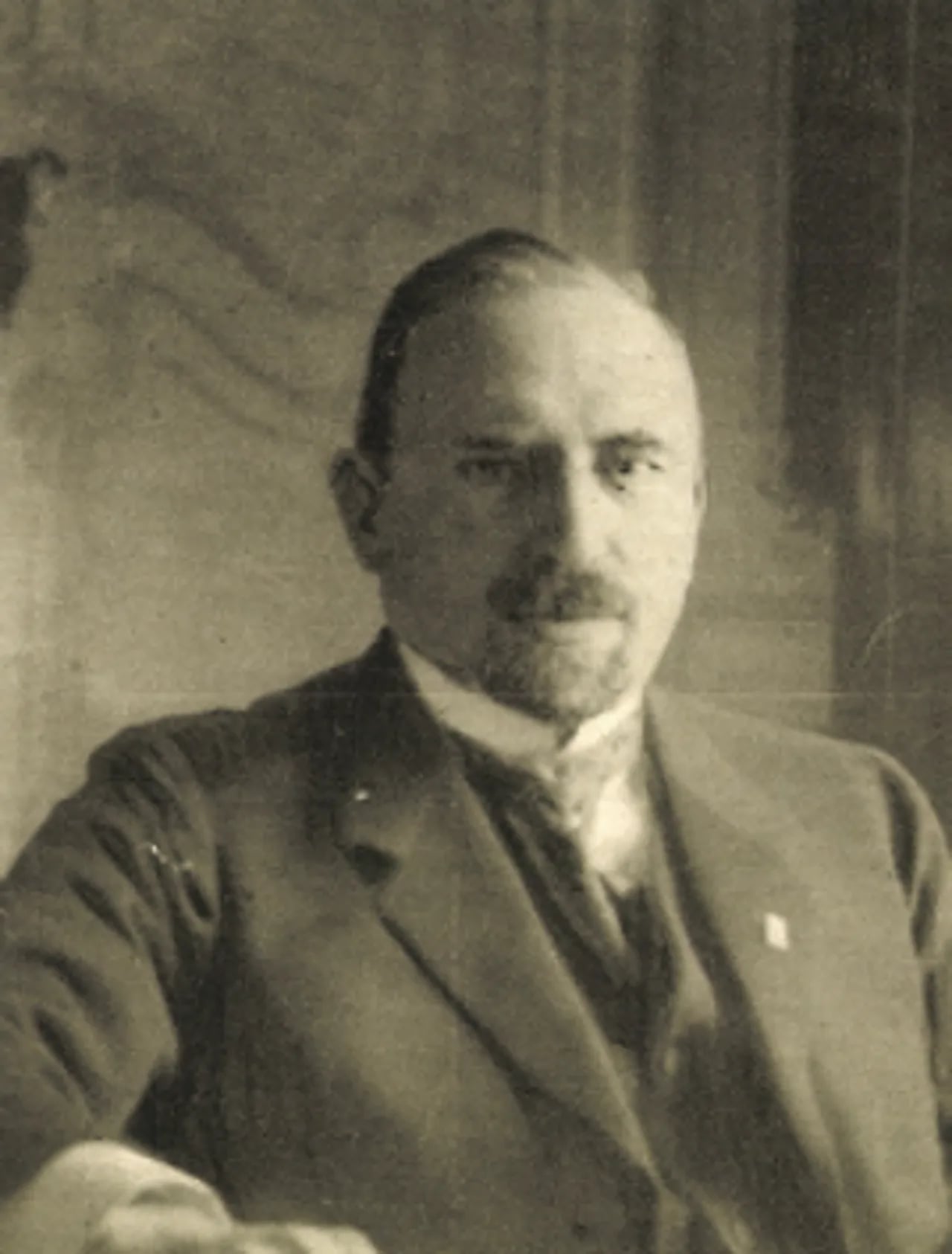 Porträt von Péter Ágoston (1874–1925) – Gedenkseite