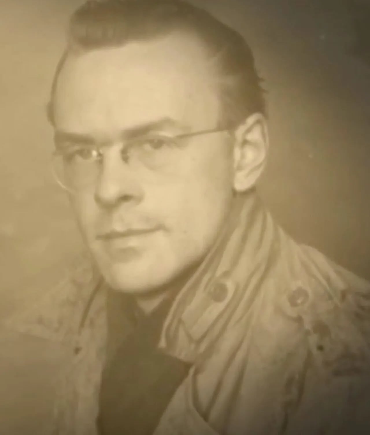 Portrait of Richard Brookins (1922–2018) – memorial page