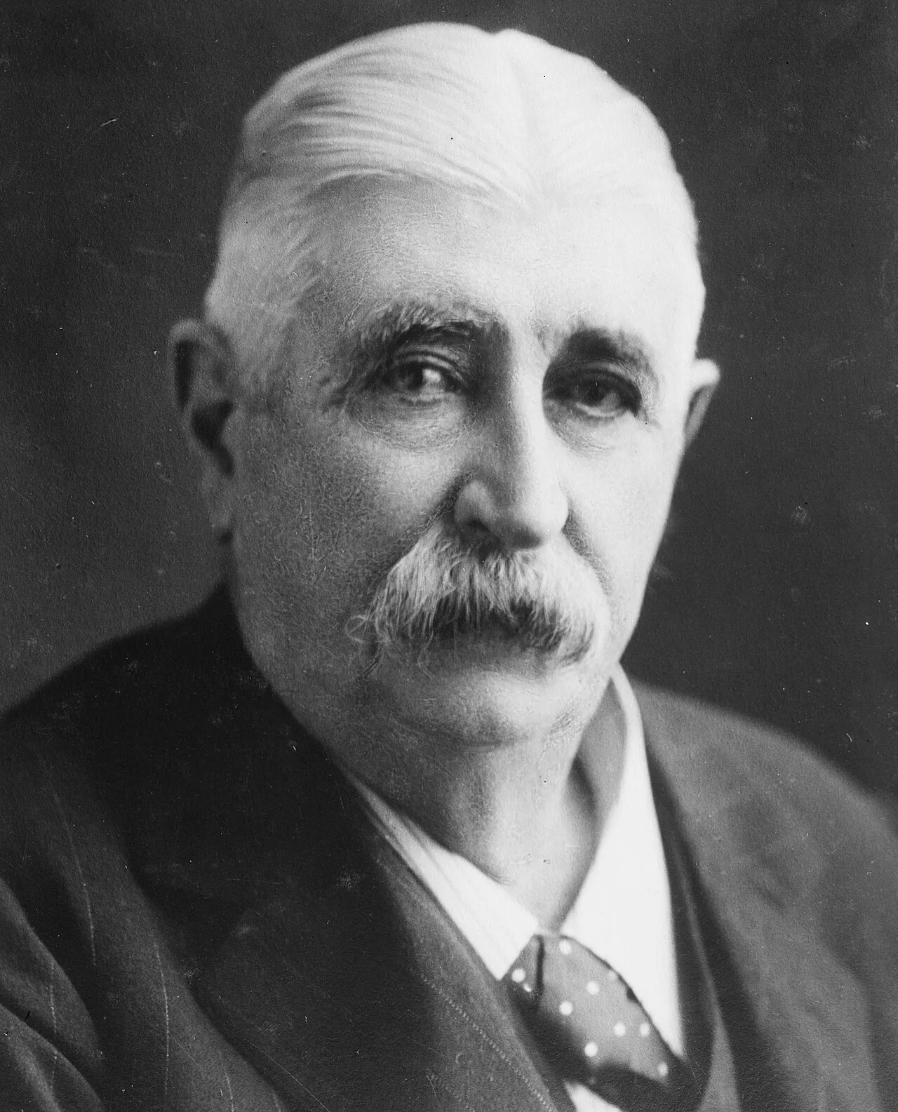 Portrait of Ralph Champneys Williams (1848–1927) – memorial page