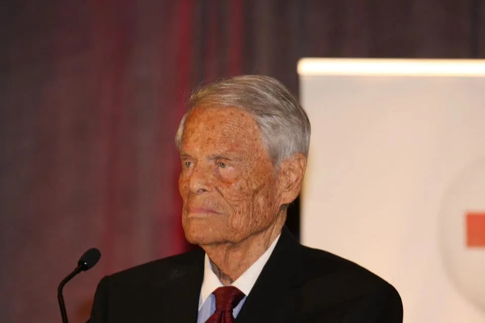 Portrait of Ralph Hauenstein (1912–2016) – memorial page