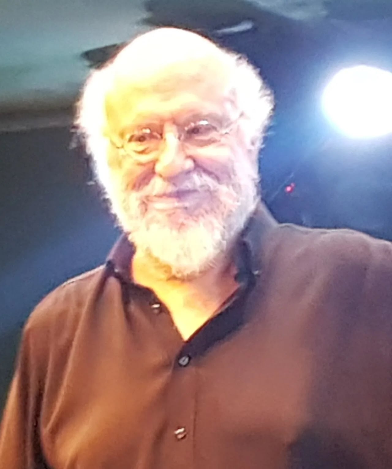 Porträt von Dionysis Savvopoulos (1944–2025) – Gedenkseite