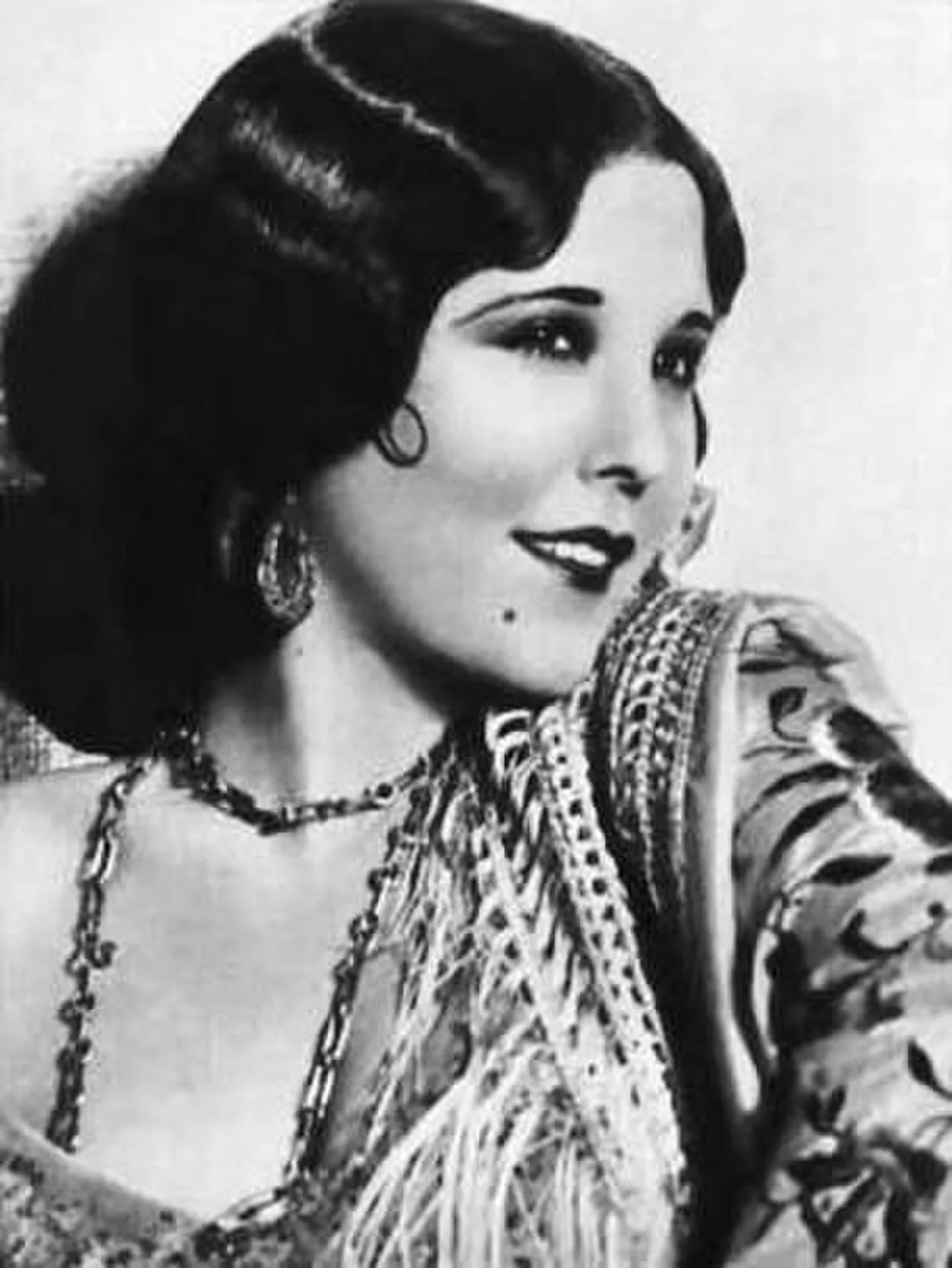Portrait of Raquel Torres (1908–1987) – memorial page