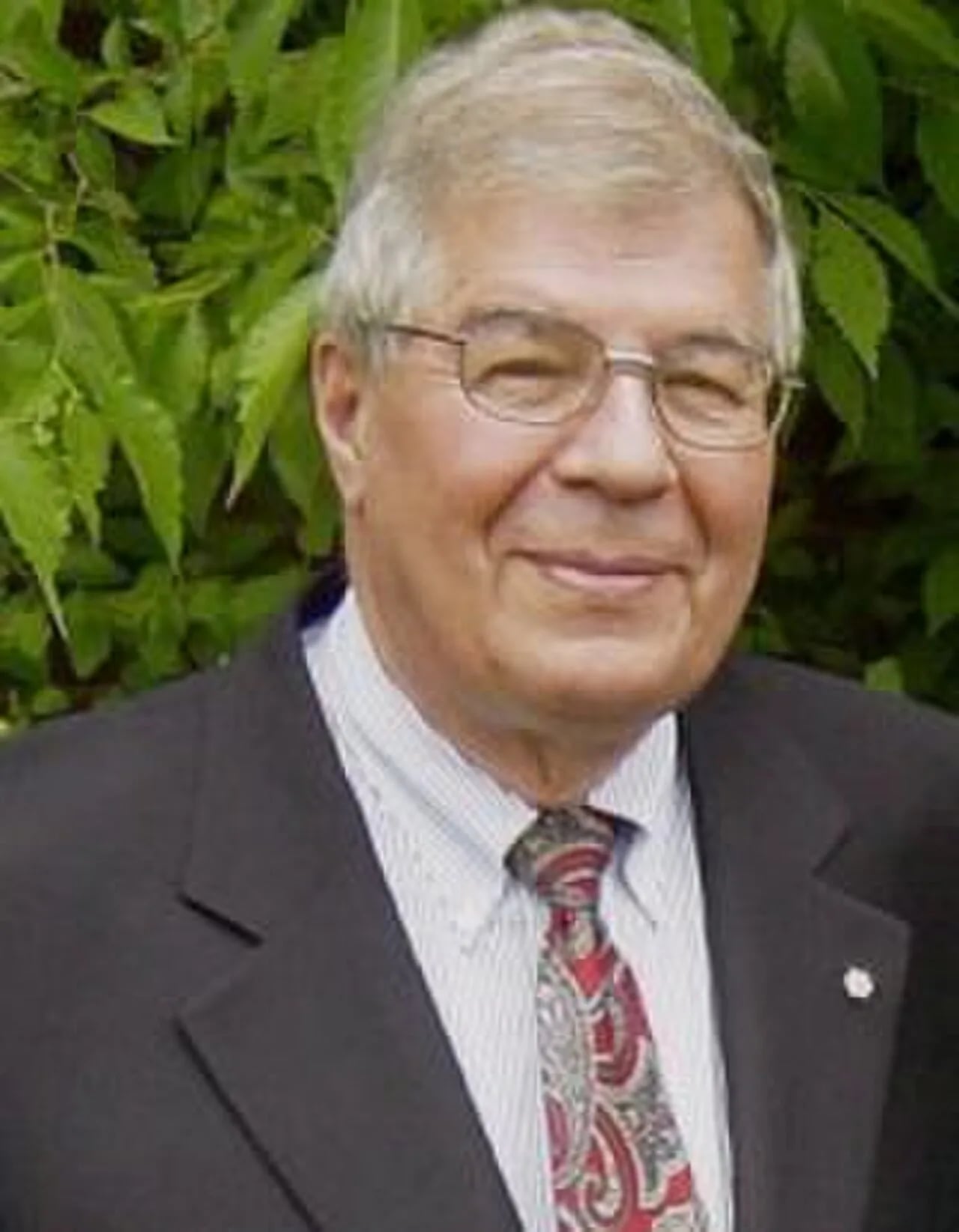 Porträt von Raymond A. Price (1933–2024) – Gedenkseite