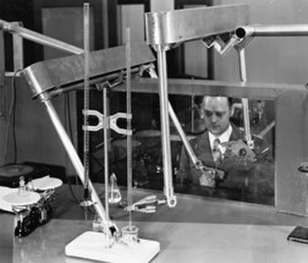 Portrait of Raymond Goertz (1915–1970) – memorial page
