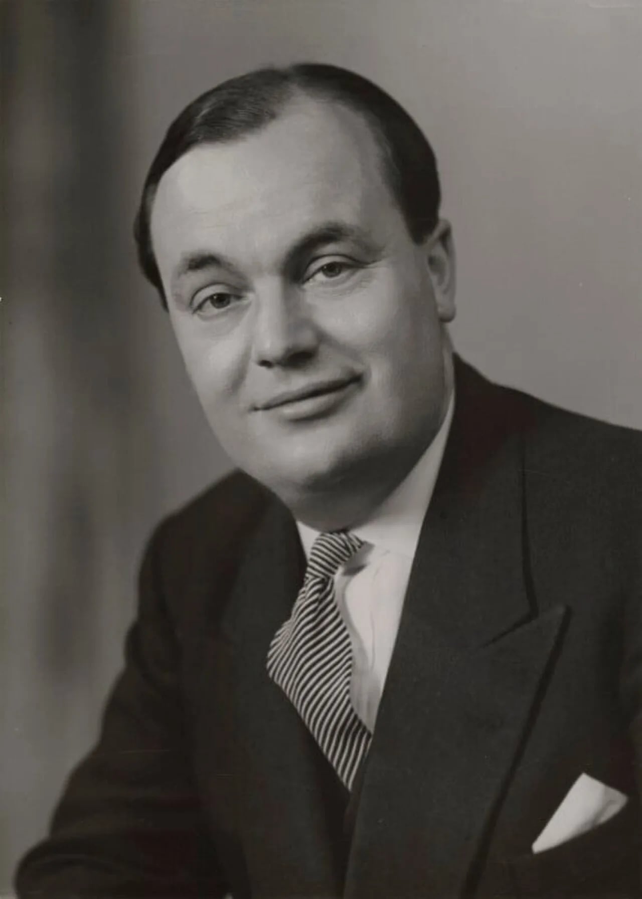 Porträt von Raymond Gower (1916–1989) – Gedenkseite