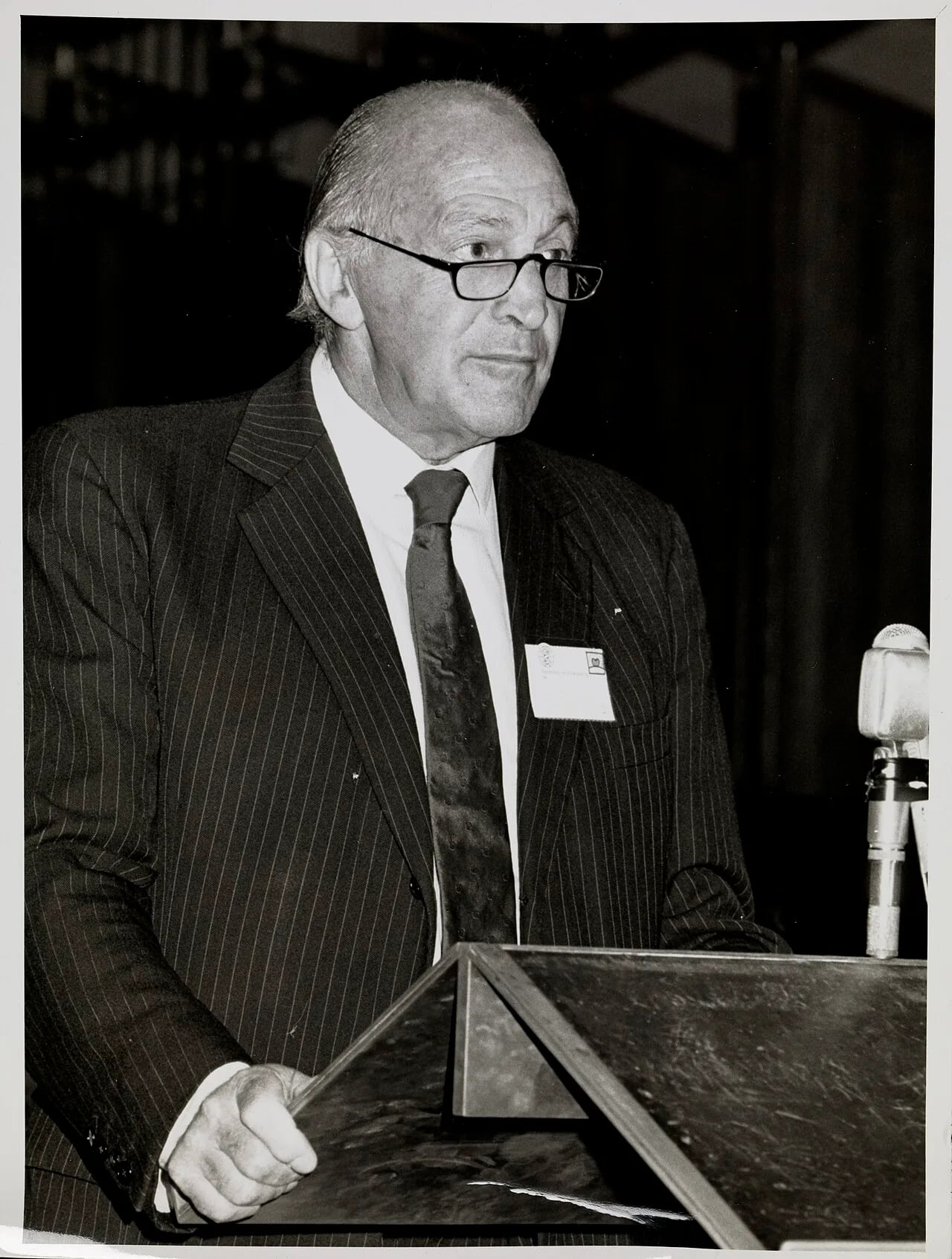 Porträt von Raymond Hoffenberg (1923–2007) – Gedenkseite