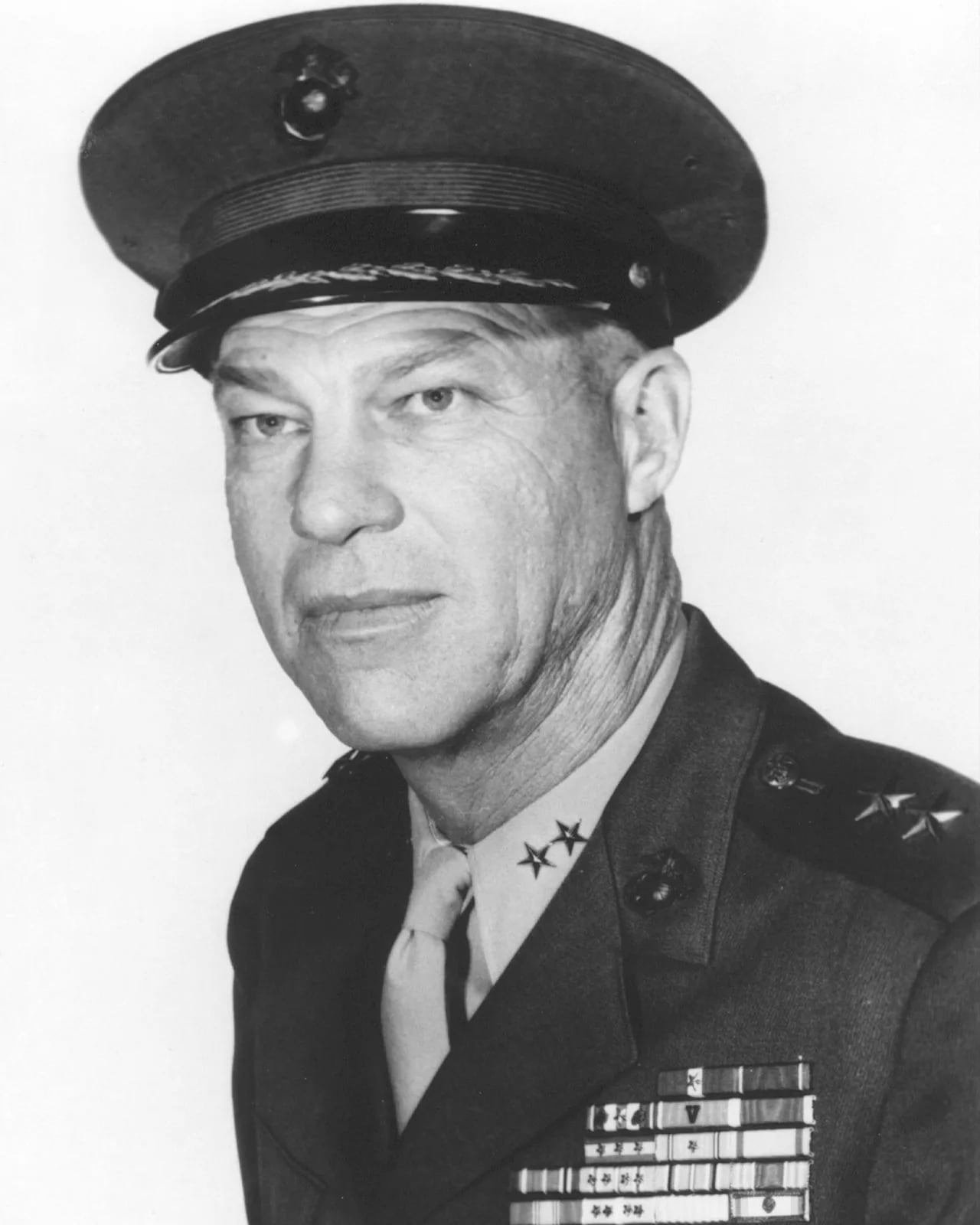 Porträt von Raymond Murray (1913–2004) – Gedenkseite