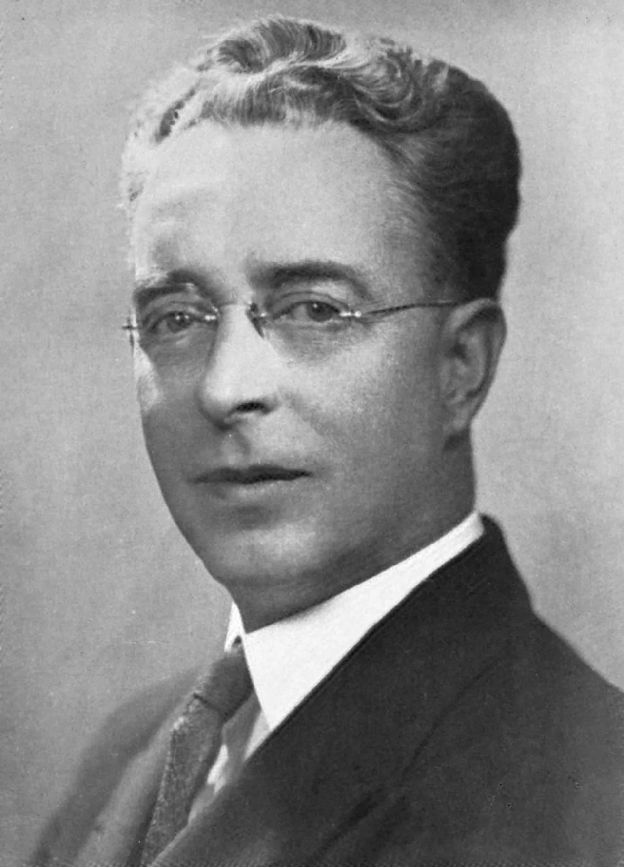 Portrait of Raymond Wesley Starr (1888–1968) – memorial page