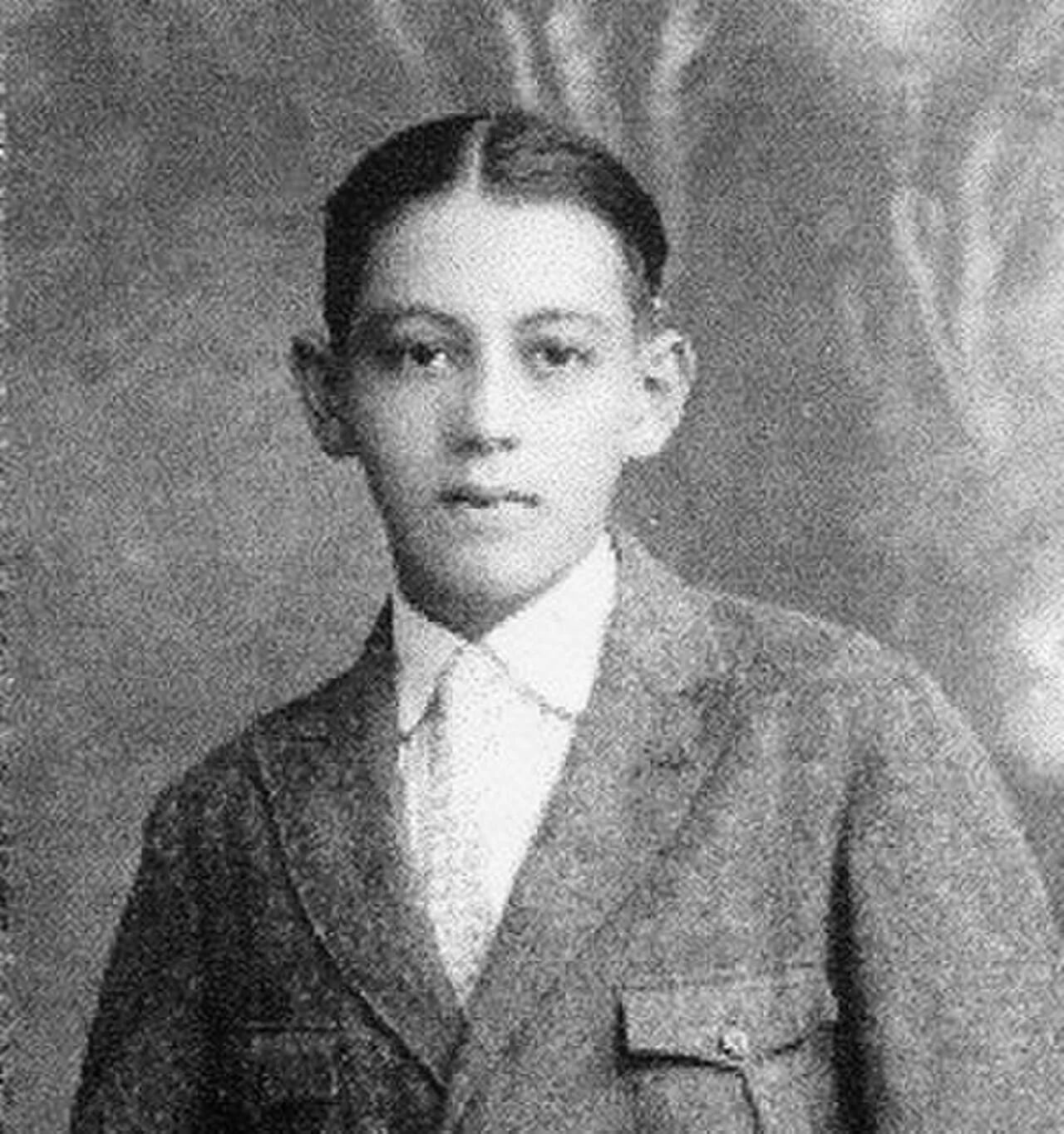 Portrait of Raúl Aguilar Batres (1910–1964) – memorial page