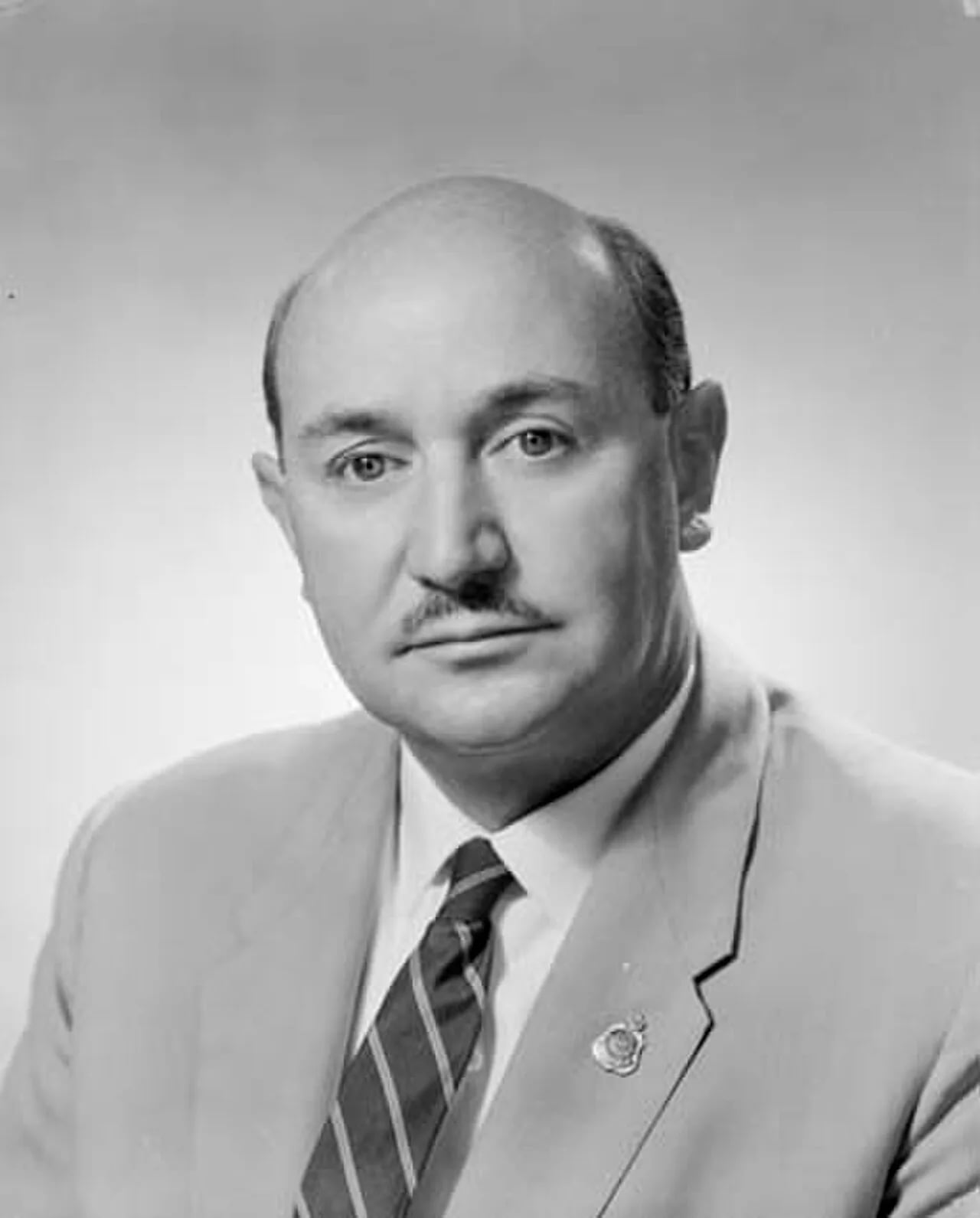 Portrait of Reginald Swartz (1911–2006) – memorial page