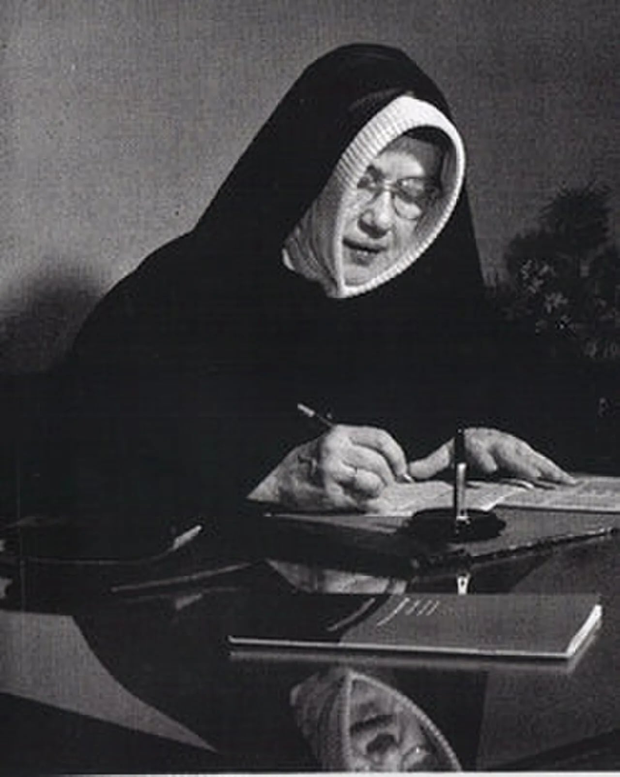 Portrait of Eleanor O'Byrne (1896–1987) – memorial page