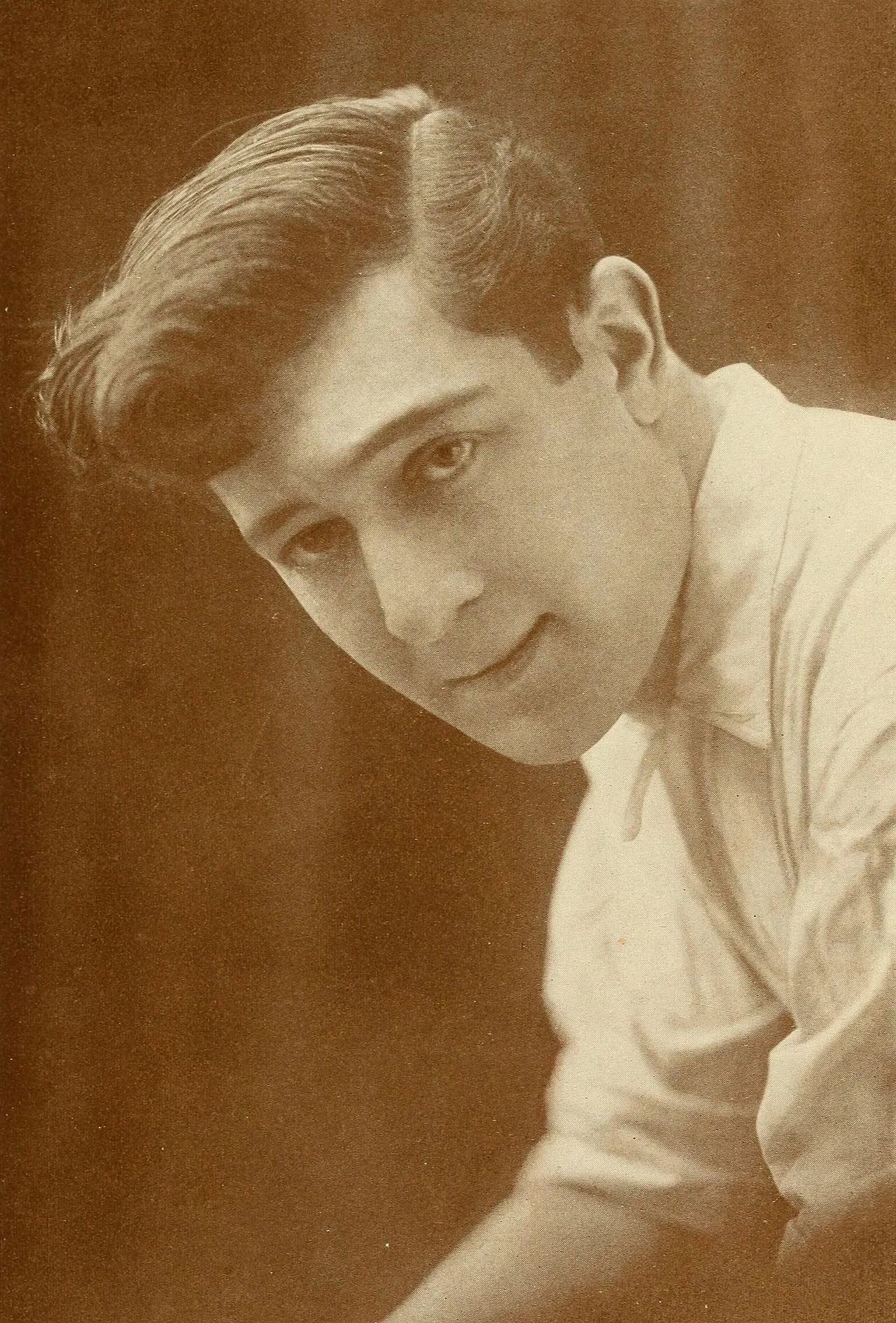 Portrait of Hobart Henley (1887–1964) – memorial page