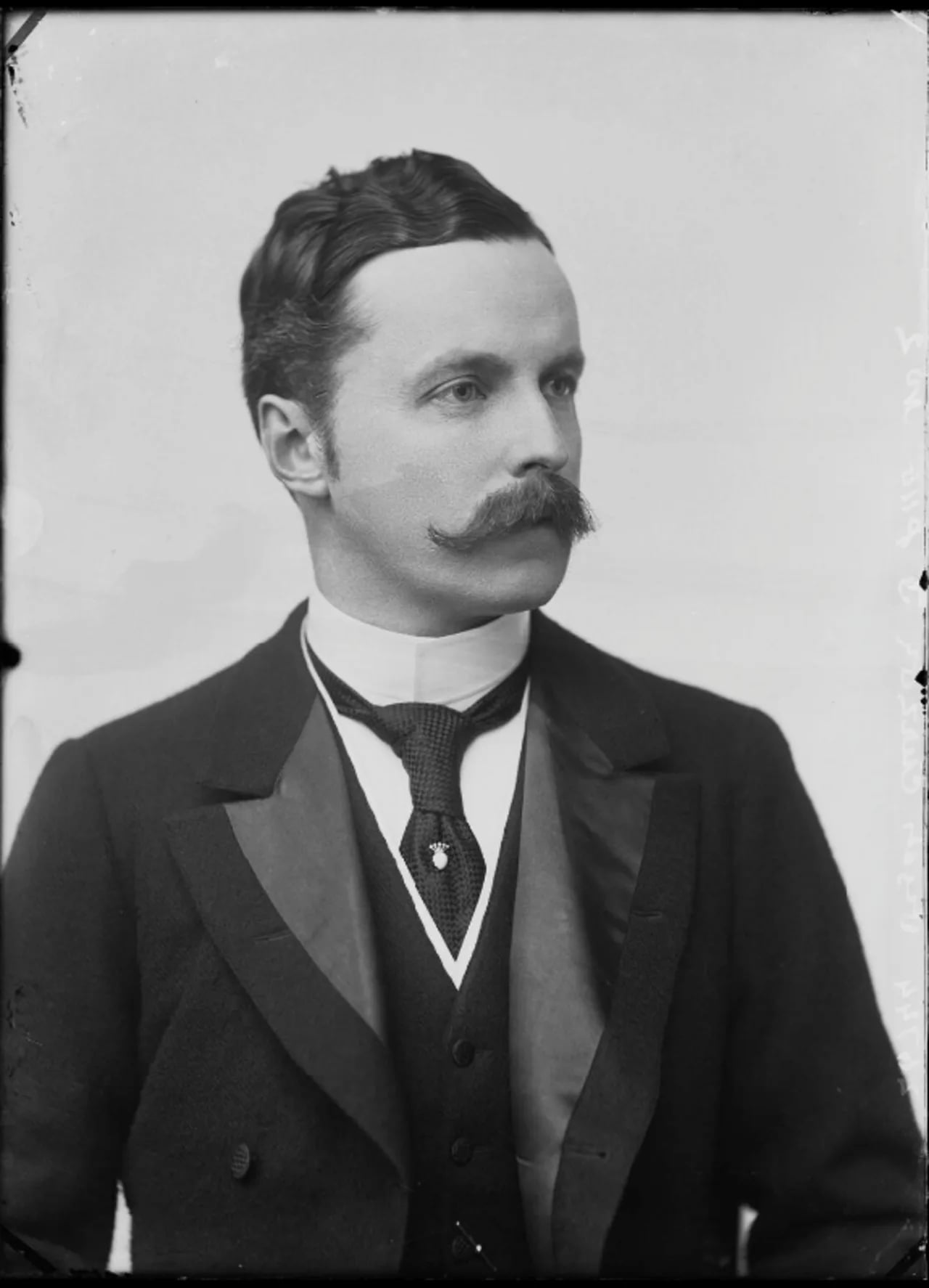 Portrait of Richard Curzon, 4th Earl Howe (1861–1929) – memorial page
