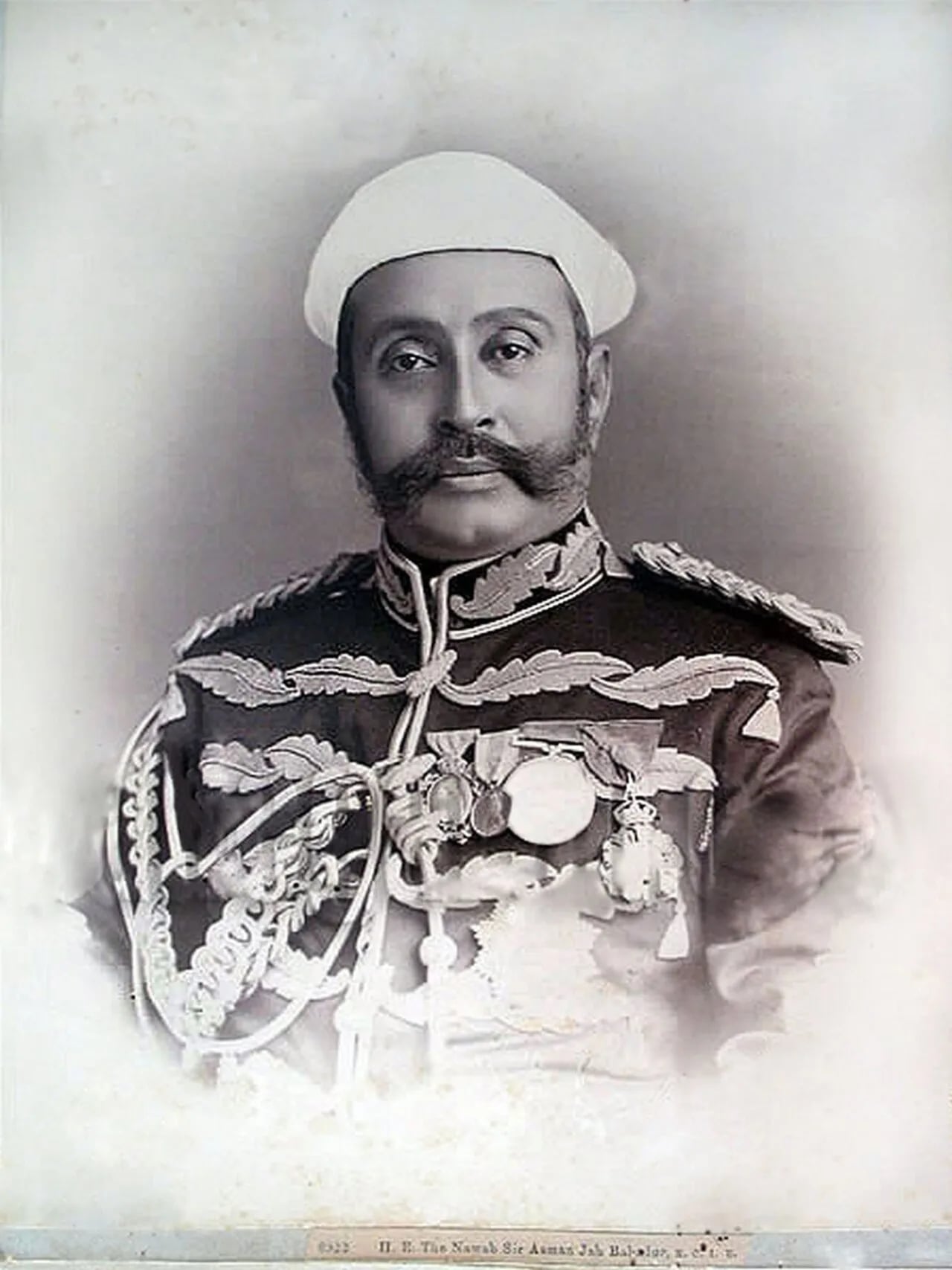 Porträt von Asman Jah (1839–1898) – Gedenkseite