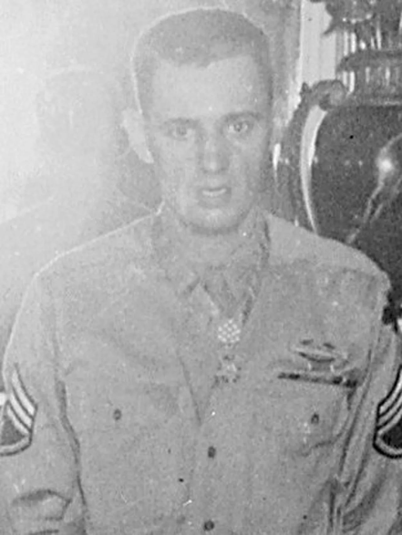 Portrait of Robert E. Laws (1921–1990) – memorial page