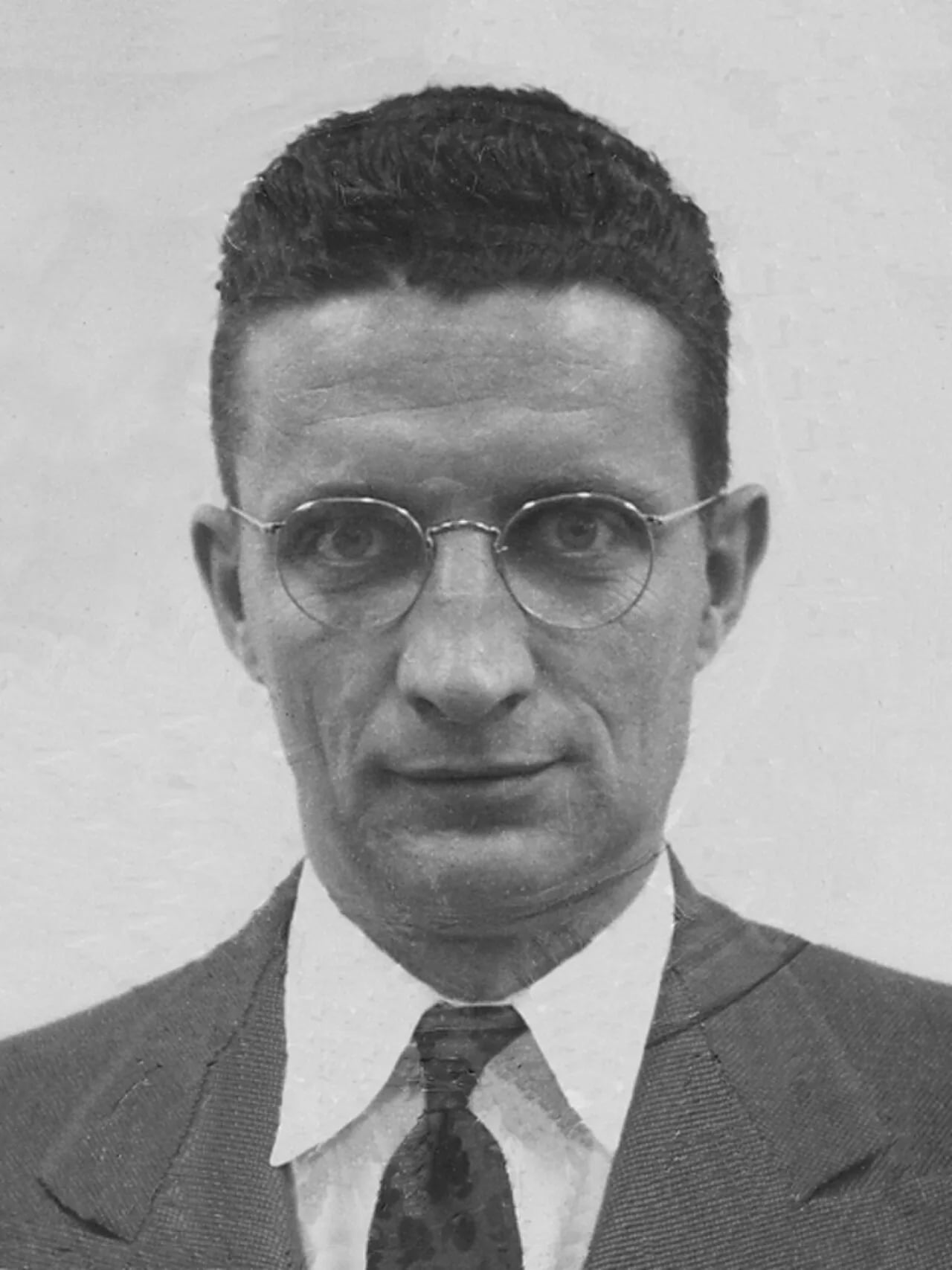 Portrait of Robert F. Yonash (1919–1997) – memorial page