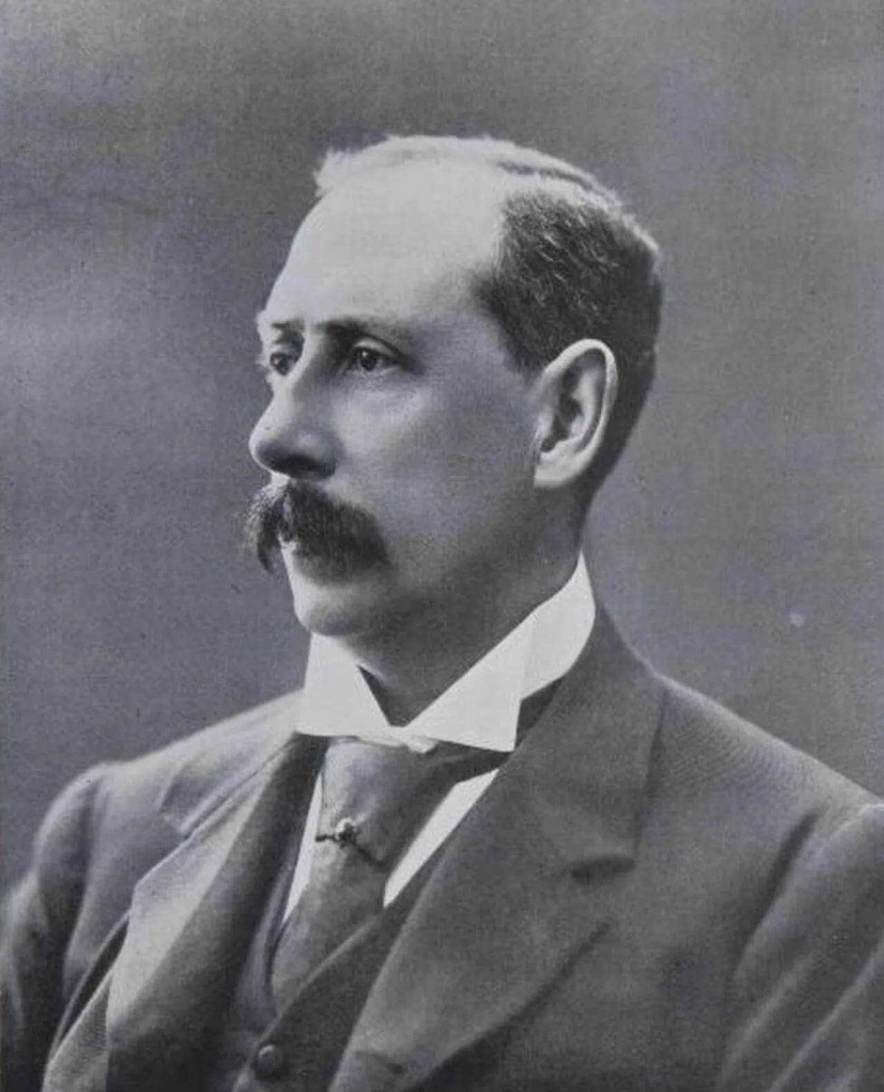Portrait of Robert Kyffin Thomas (1851–1910) – memorial page