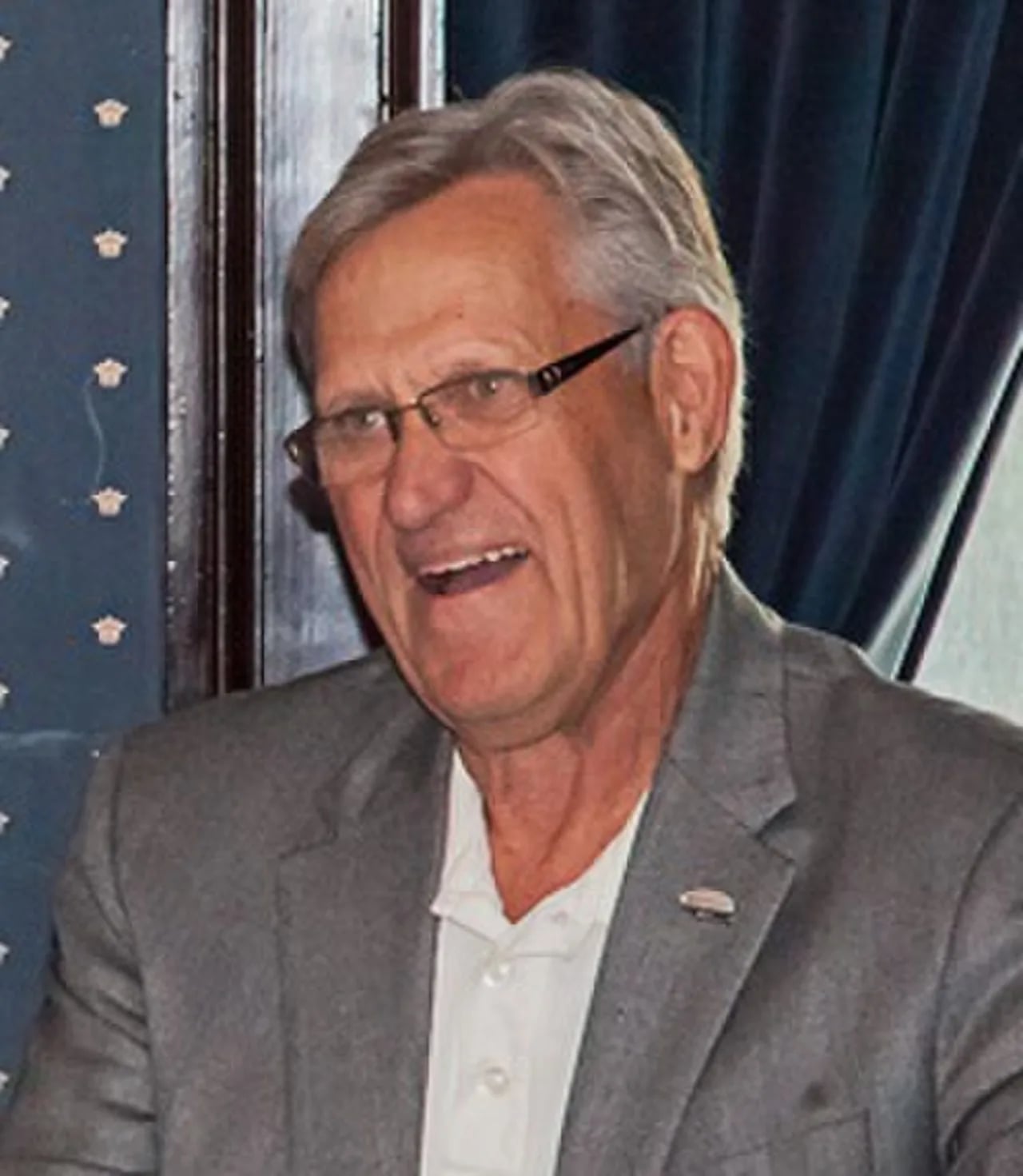 Portrait of Robert Peterson (1937–2020) – memorial page