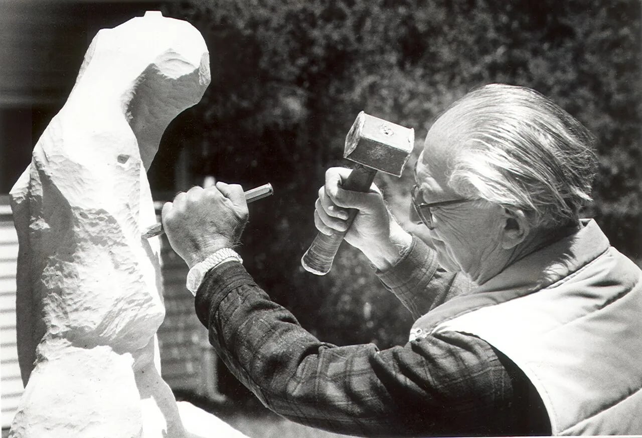 Portrait of Robert Russin (1914–2007) – memorial page