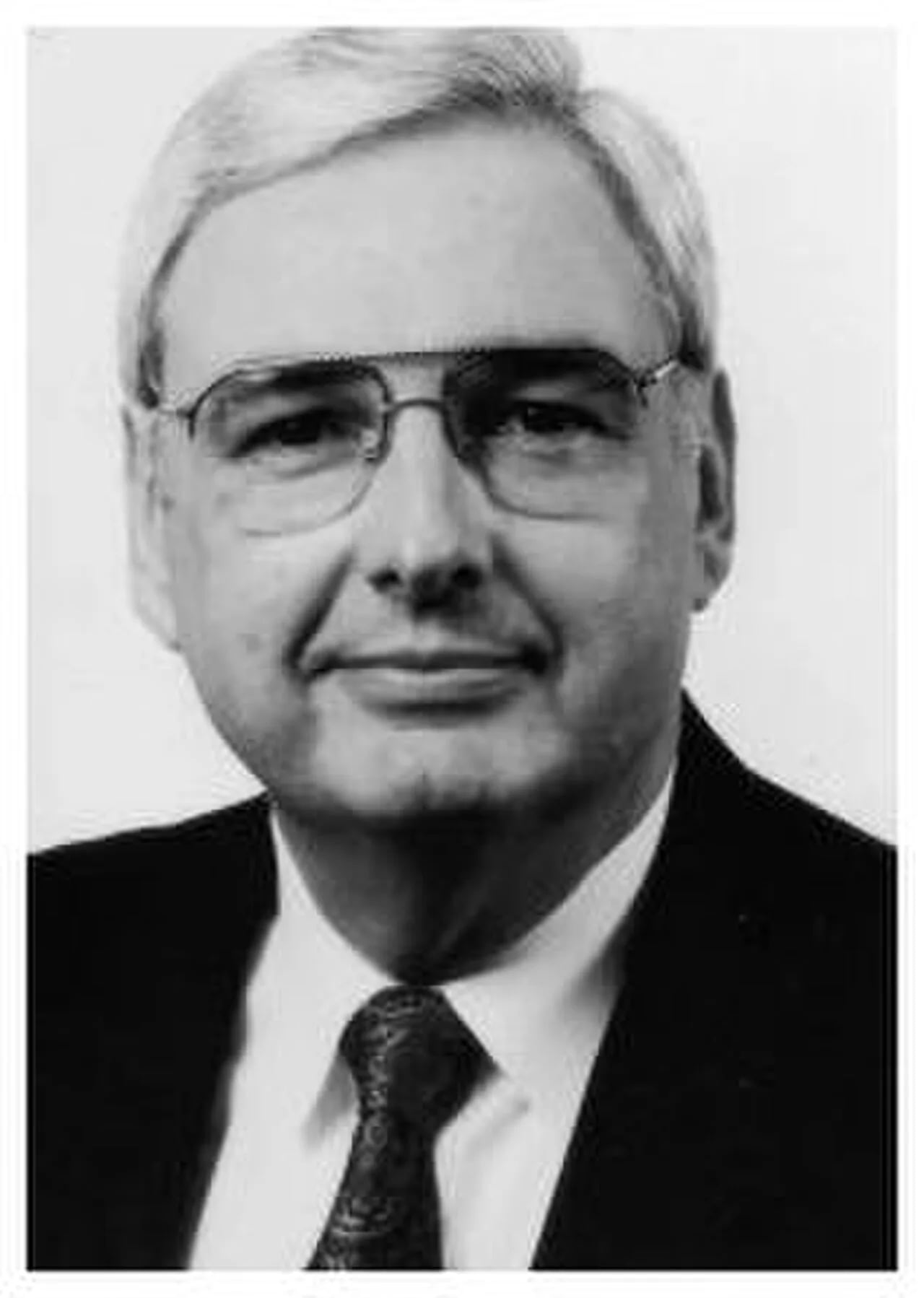 Portrait of Robert S. Folkenberg (1941–2015) – memorial page