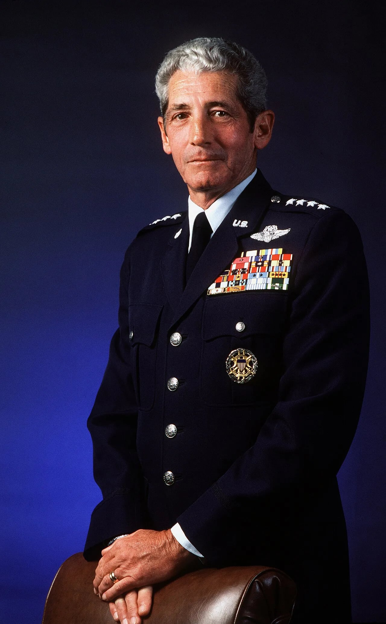 Portrait of Robert W. Bazley (1925–2012) – memorial page