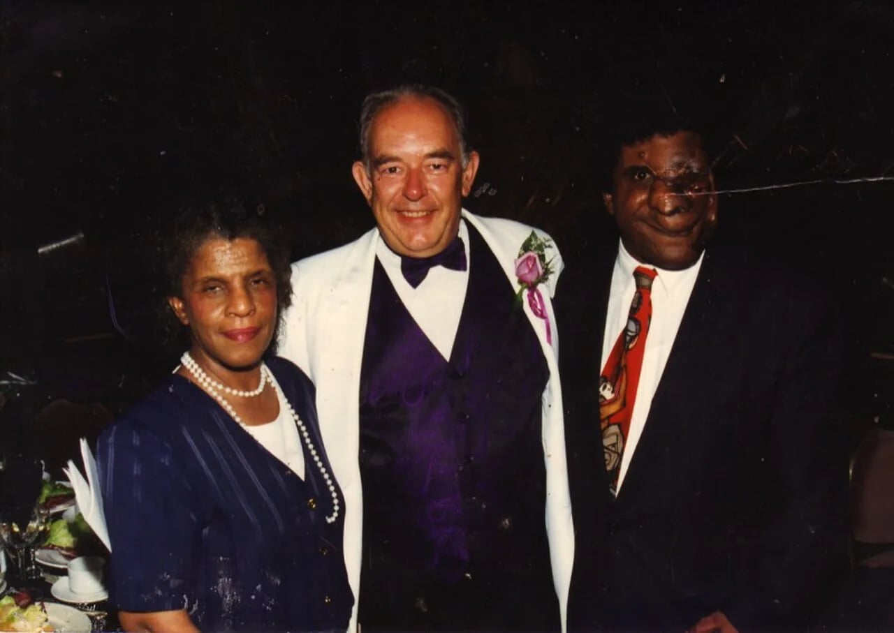 Portrait of Robin Leach (1941–2018) – memorial page