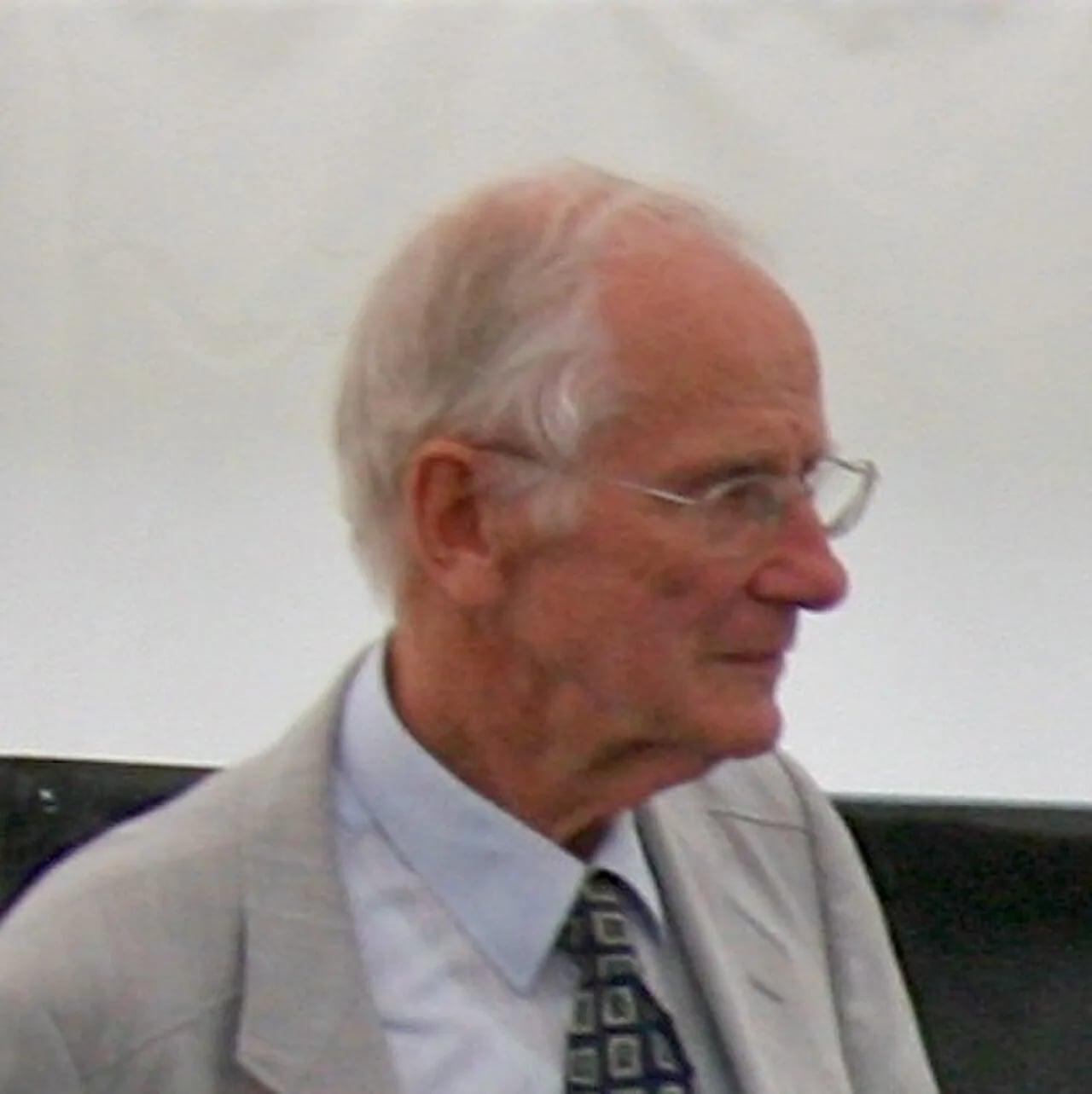 Porträt von Rod Davies (1930–2015) – Gedenkseite