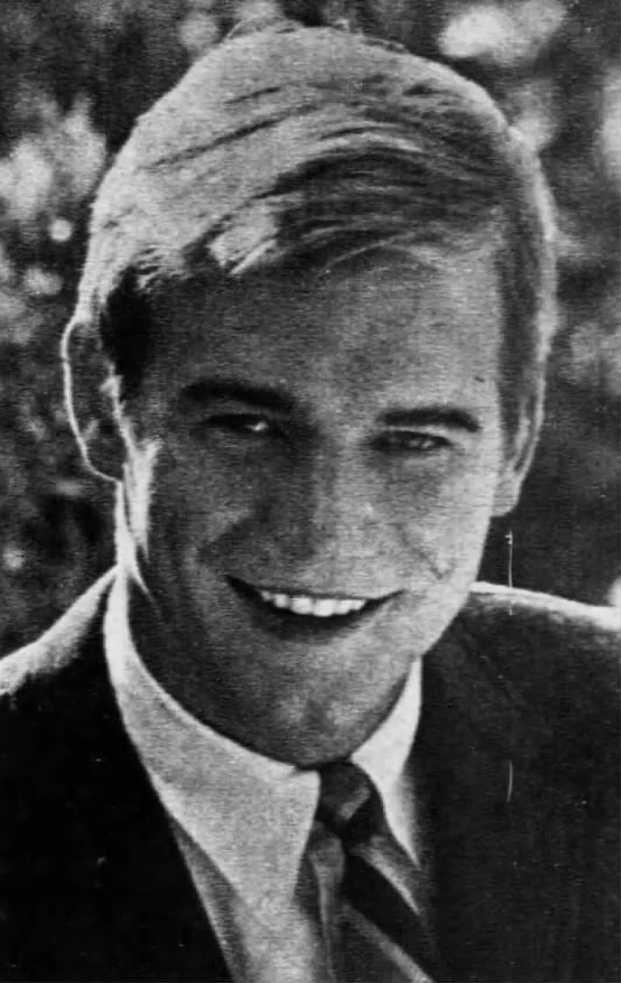 Portrait of Roger Ewing (1942–2025) – memorial page