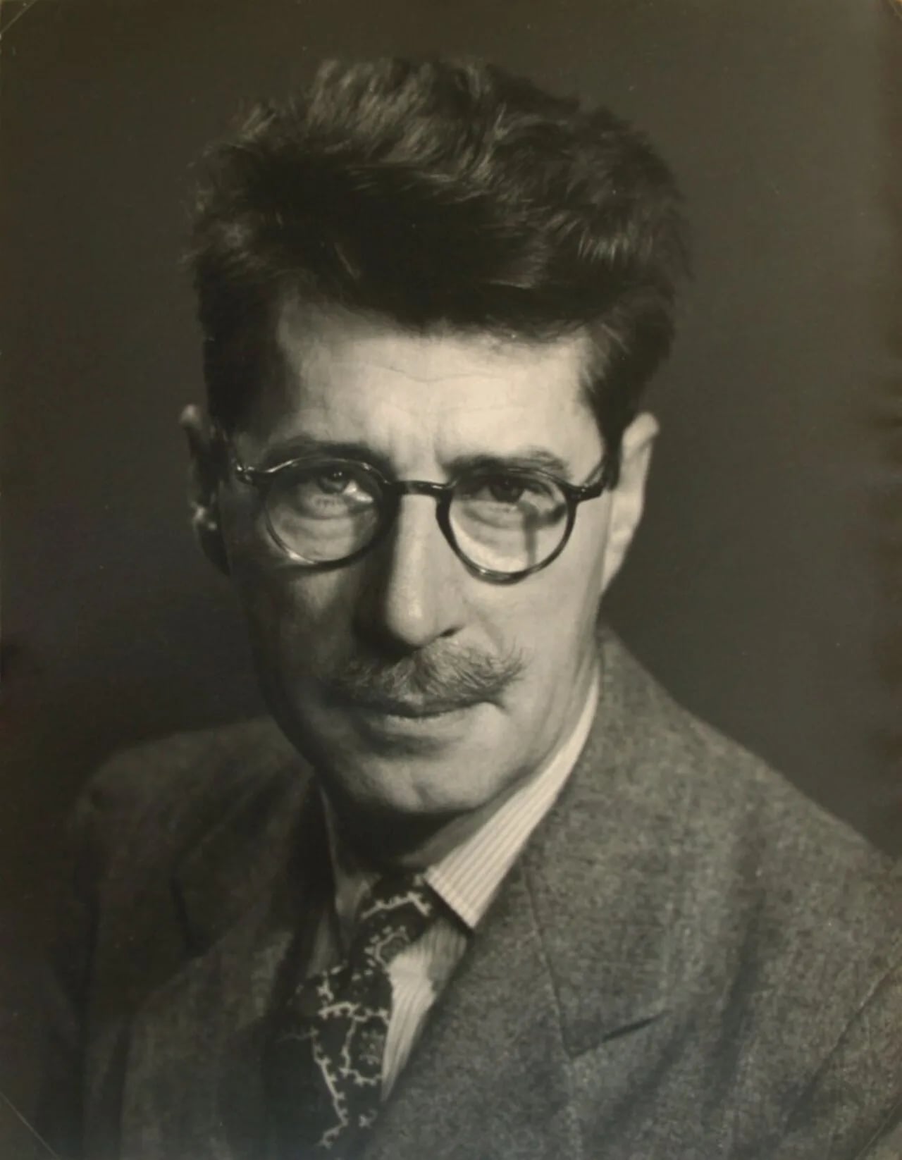 Portrait of Roger Hayward (1899–1979) – memorial page